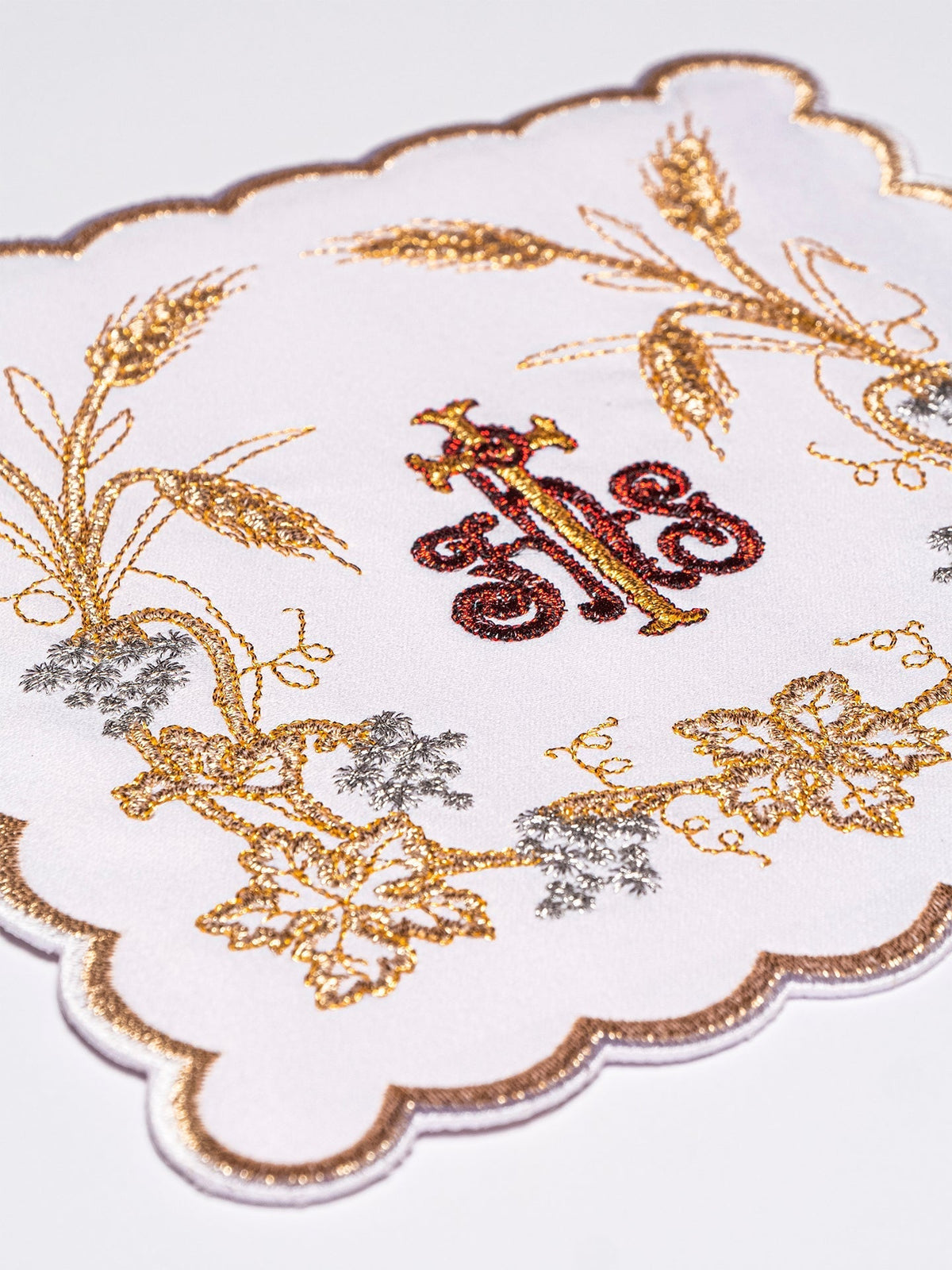 Ensemble de Linge d'autel richement décoré avec une broderie IHS et des épis KK/040 - CHASUBLES.FR