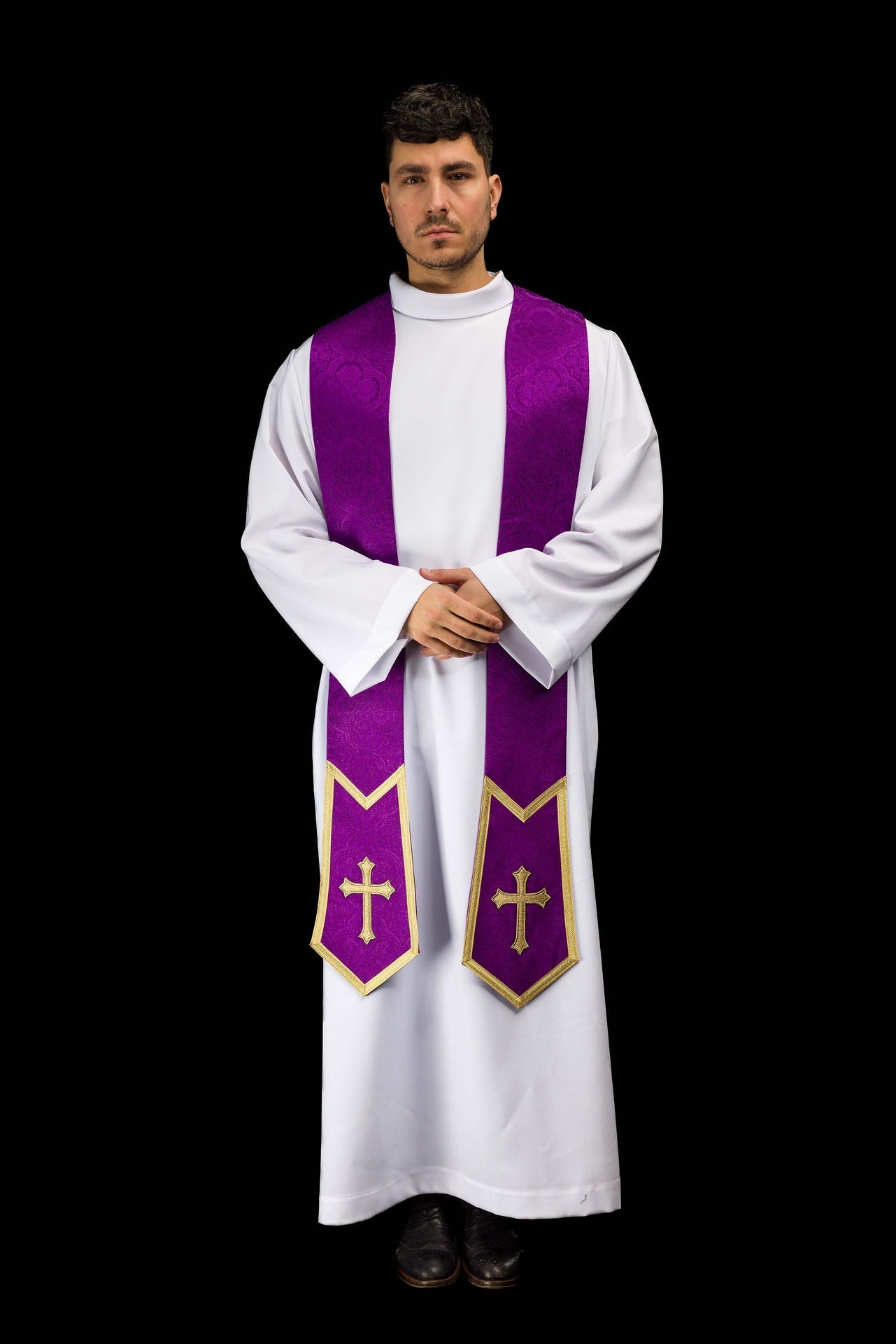 Étole brodée avec motif de Croix en tissu jacquard violet KST/639/03/11 - CHASUBLES.FR