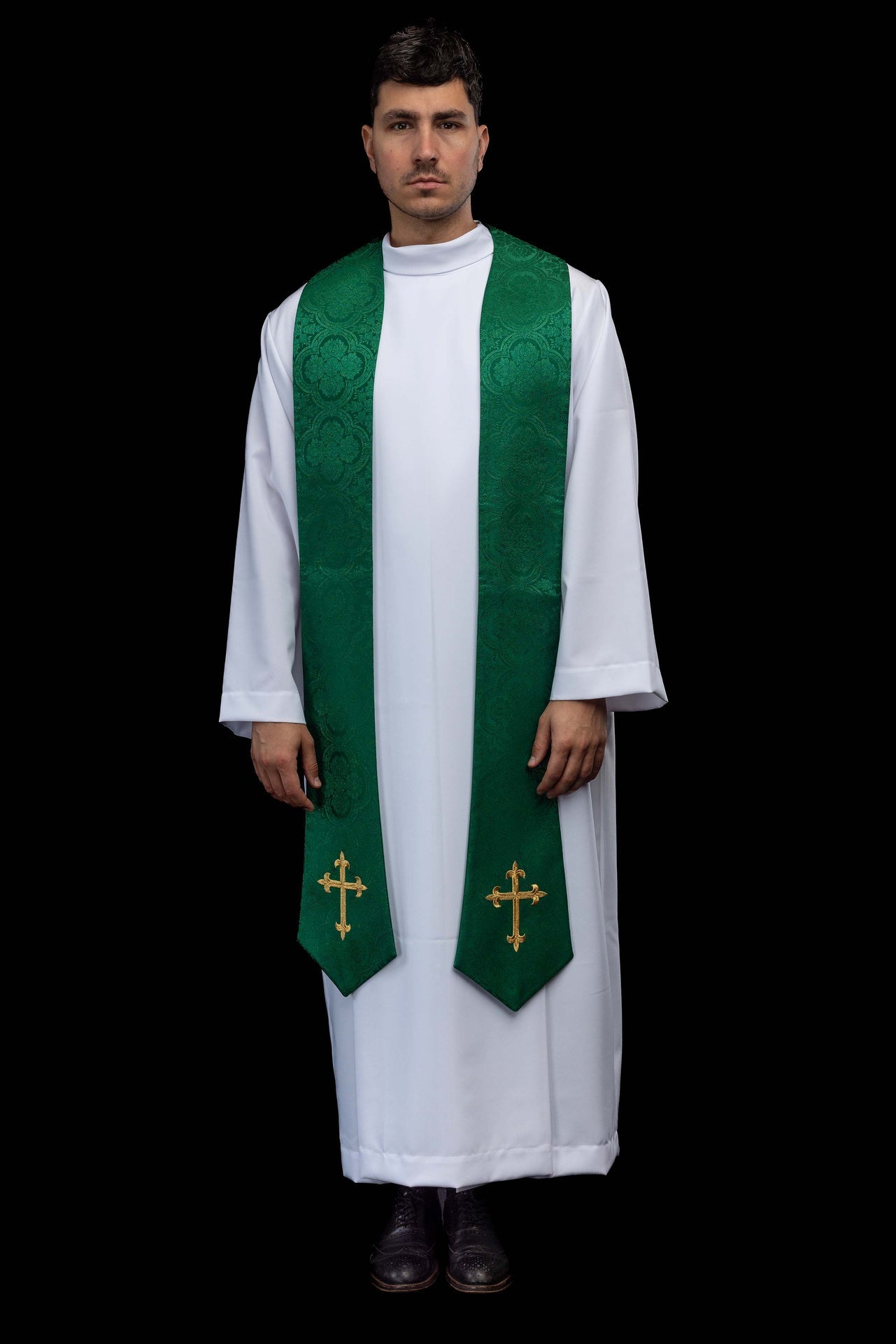 Étole brodée avec motif de la Croix tissu jacquard vert KST/638/01/11 - CHASUBLES.FR