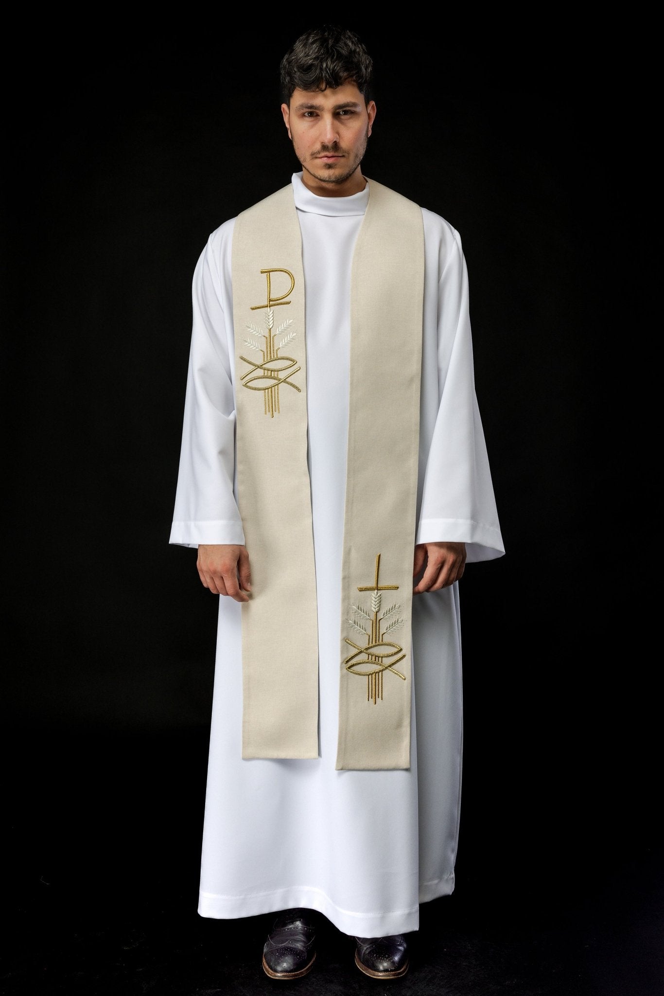 Étole brodée avec motif Pax, poisson et oreille écru S - 2058 - 05 - 70 - CHASUBLES.FR