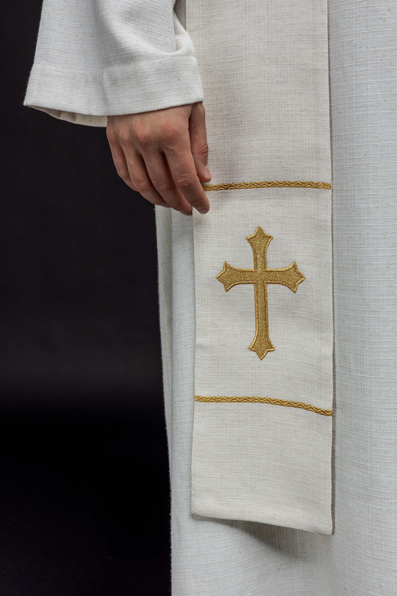 Etole brodée de l'image de Jésus Bon Pasteur avec un agneau KSW2/009/05/49 - CHASUBLES.FR