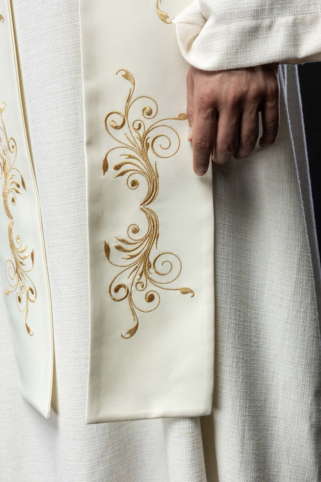 Étole brodée et décorée d'IHS écru KST/413/05/01 ECRU - CHASUBLES.FR