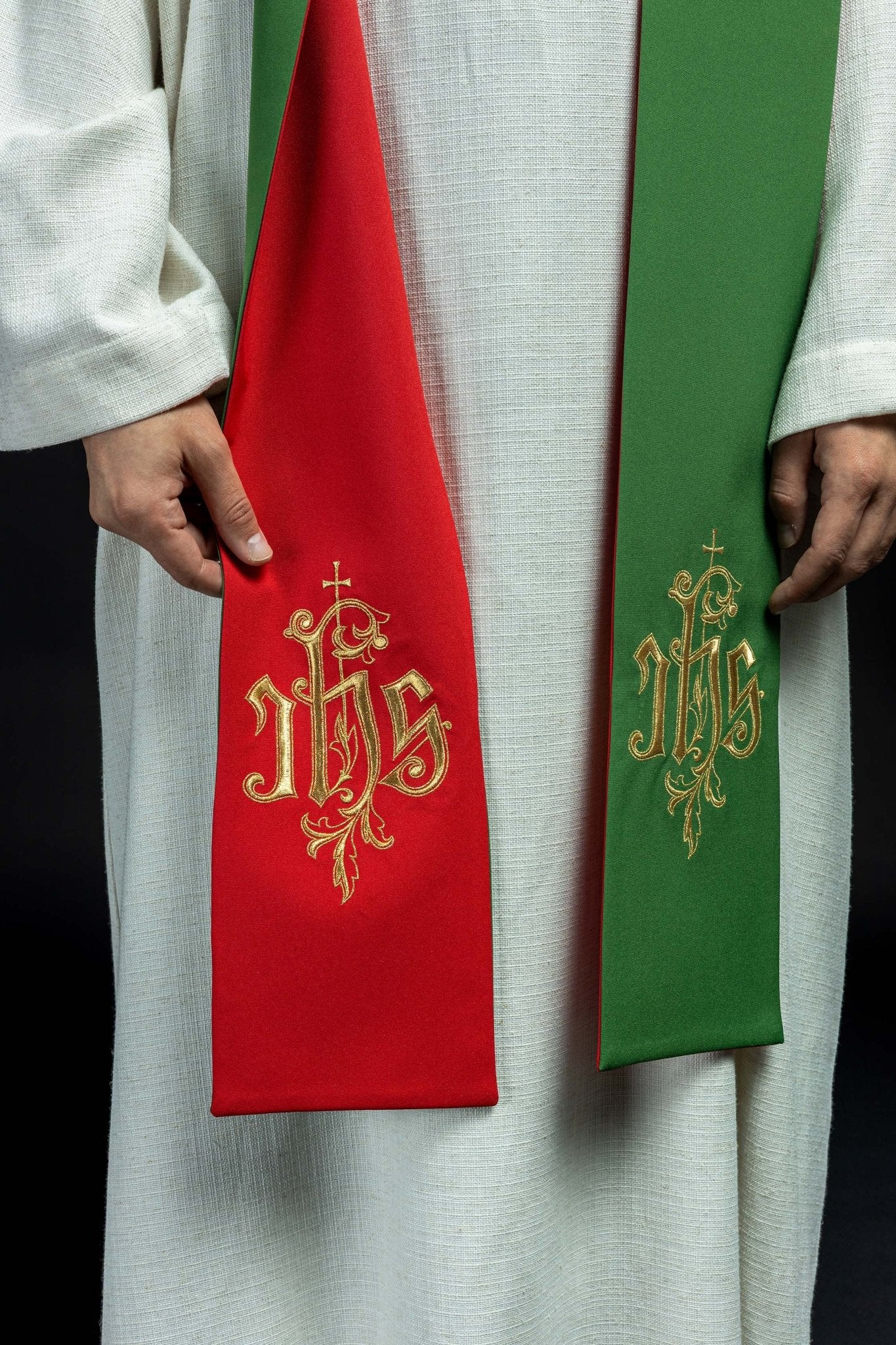 Étole brodée IHS KST/053/01 - 02/01 ZIELONY - CZERWONY - CHASUBLES.FR