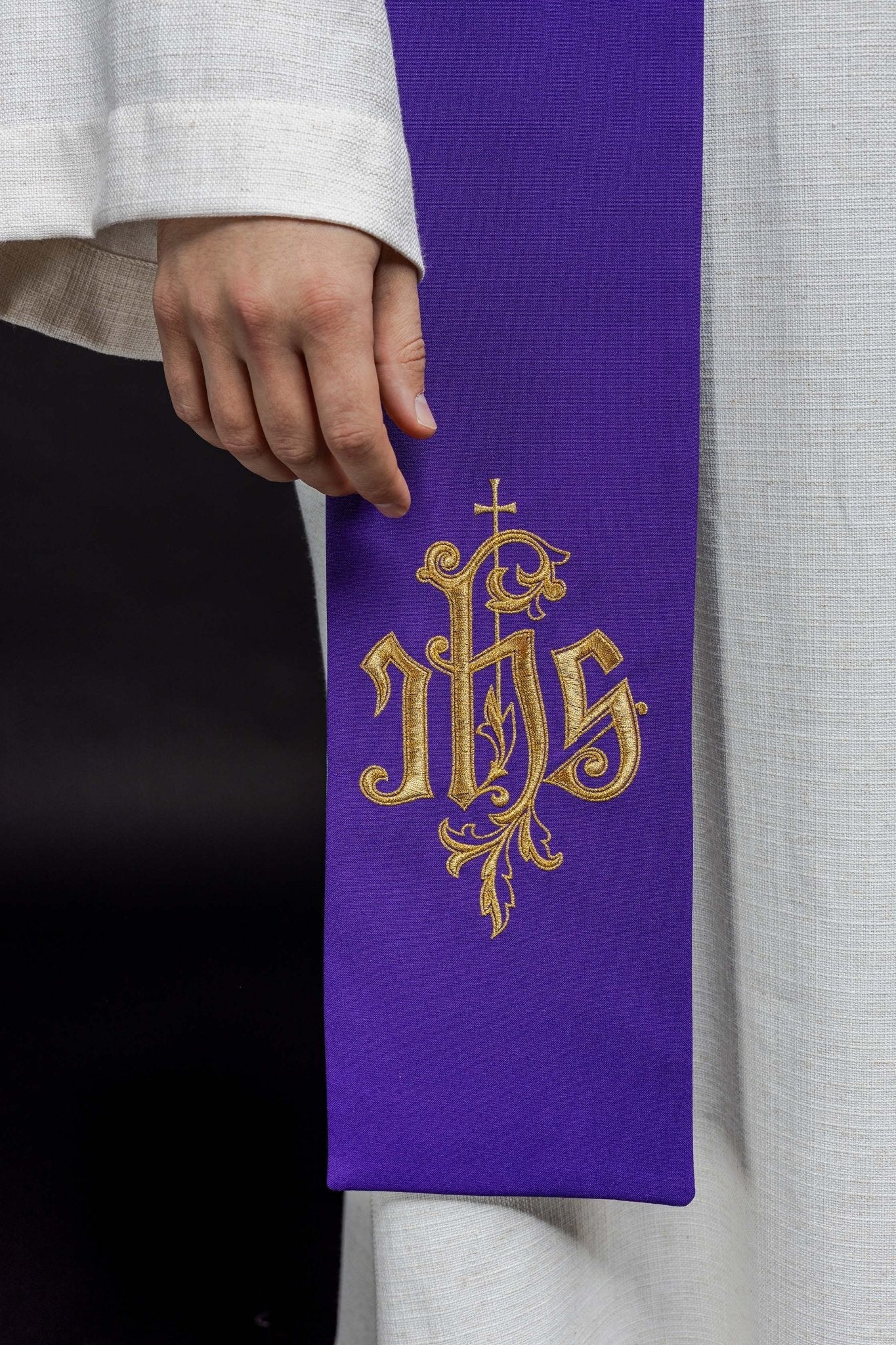 Étole brodée IHS KST/053/03 - 04/01 FIOLET - BIAŁY - CHASUBLES.FR