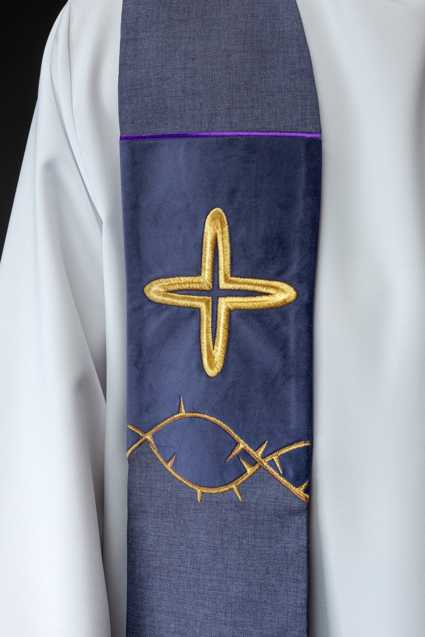 Étole brodée pour le Carême avec des croix – violet S - 2056 - 03 - 70 - CHASUBLES.FR