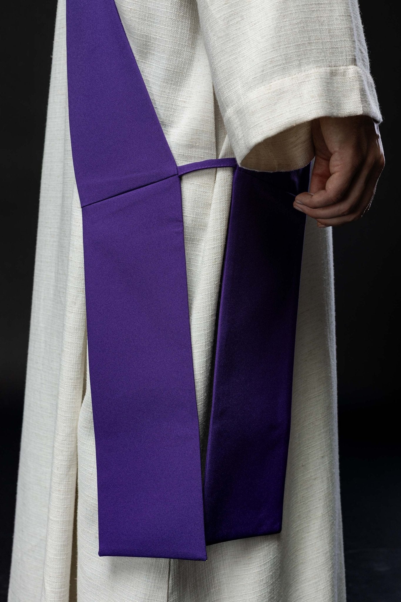 Étole de diacre brodée IHS avec croix KSD/135/03/01 FIOLET - CHASUBLES.FR