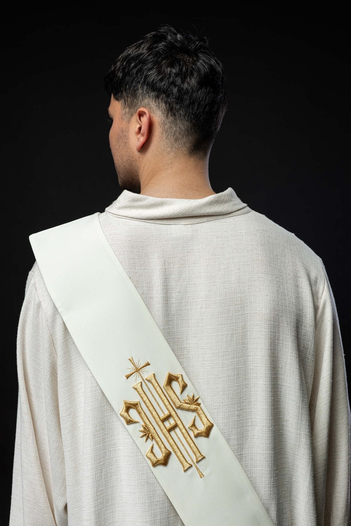 Étole de diacre brodée IHS avec croix KSD/135/05/01 ECRU - CHASUBLES.FR