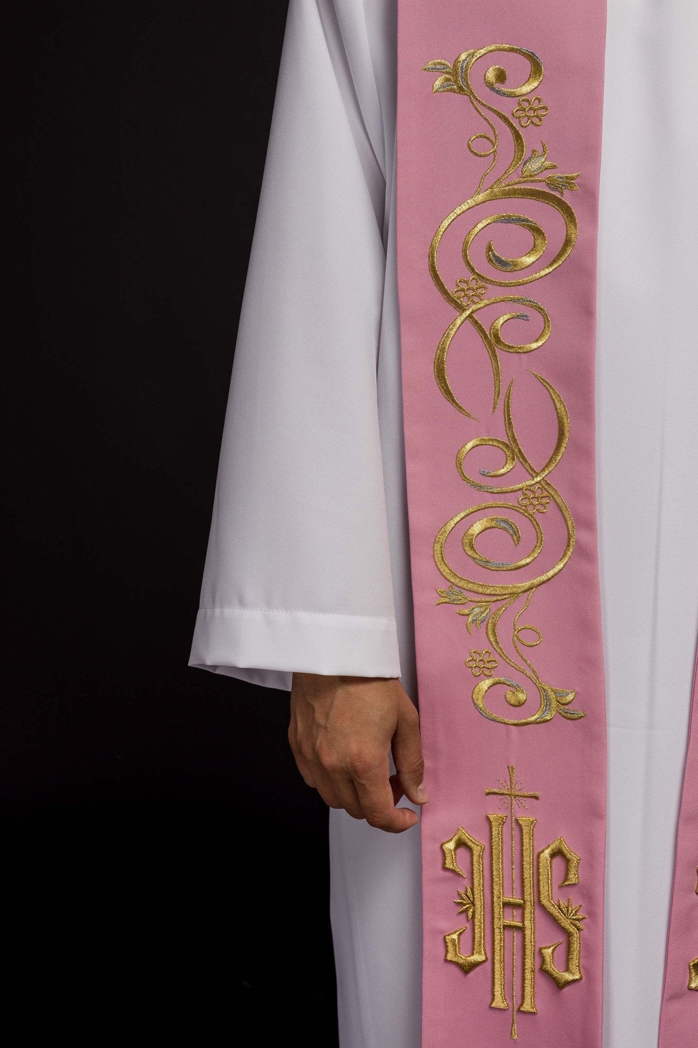 Étole de prêtre brodée IHS rose KST/031/08/01 RÓŻOWY - CHASUBLES.FR