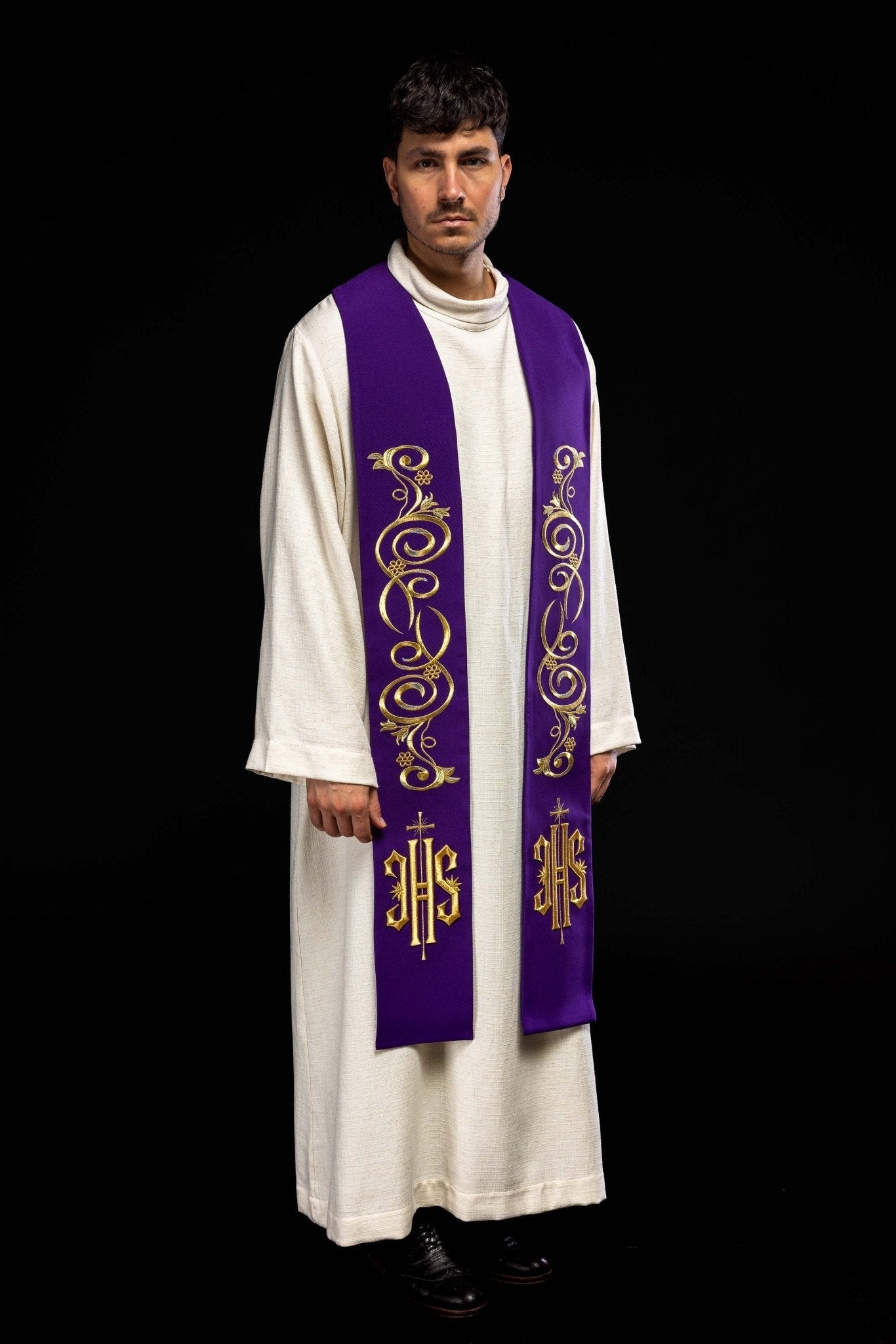 Étole de prêtre brodée IHS Violet KST/031/03/01 FIOLET - CHASUBLES.FR