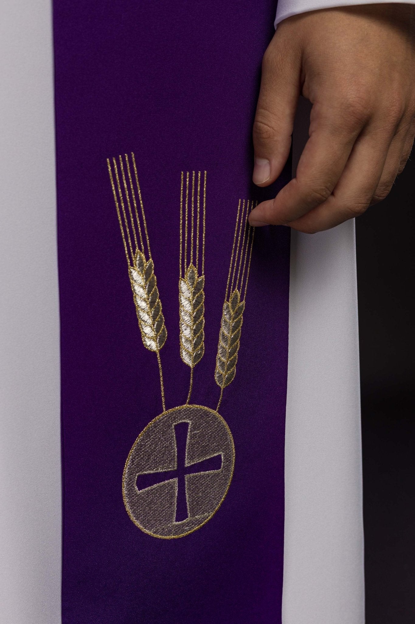 Étole de prêtre violette brodée Calice, Oreilles et Raisins KST/009/03/01 FIOLET - CHASUBLES.FR