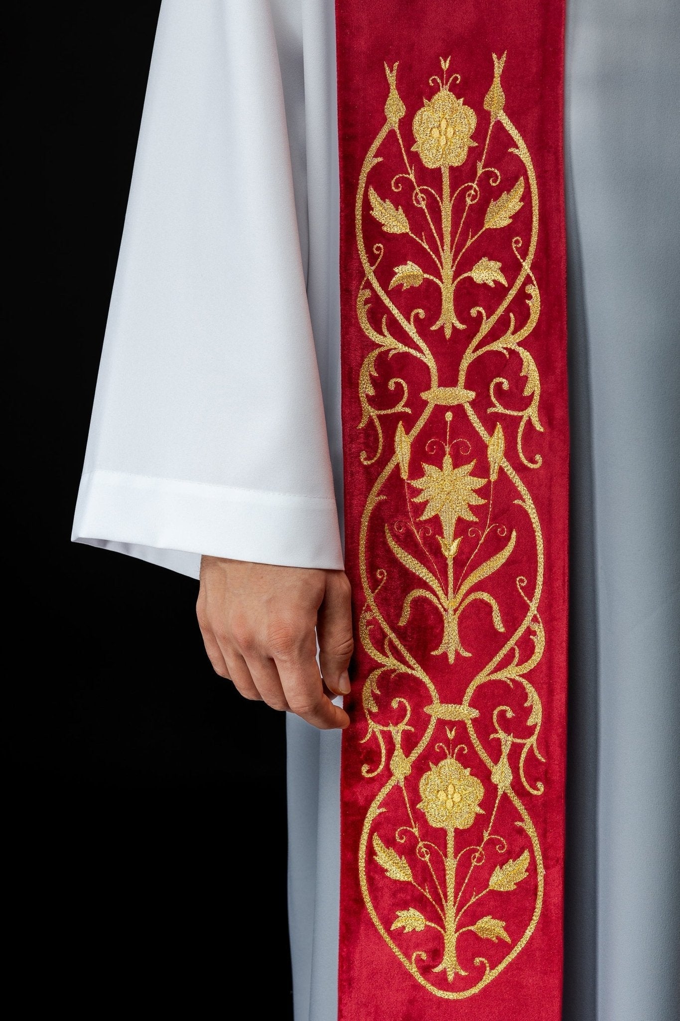 Étole IHS rouge brodée S - 2052 - 02 - 76 - CHASUBLES.FR