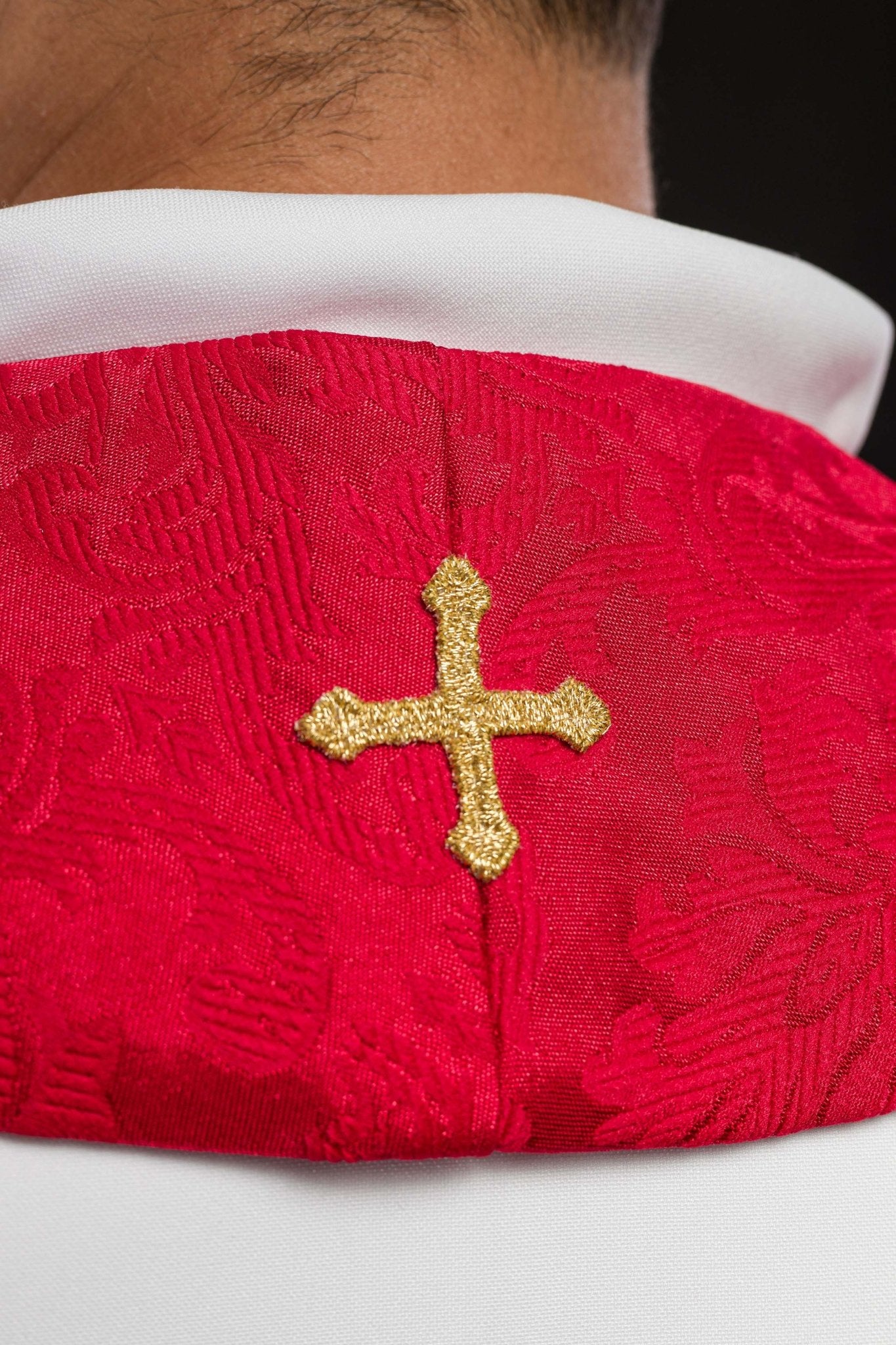 Étole jacquard brodée avec motifs de croix rouge S-2054-02-67 - CHASUBLES.FR