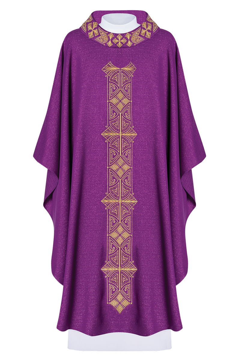 Chasuble violette richement brodée et brillante