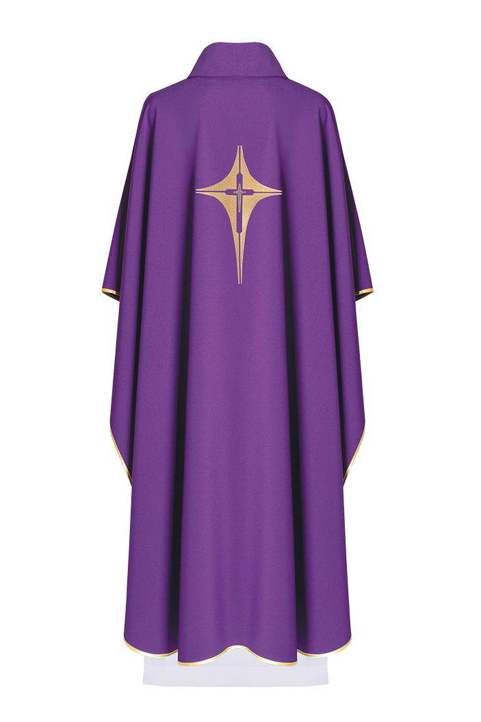 Chasuble violette brodée d'un motif de croix