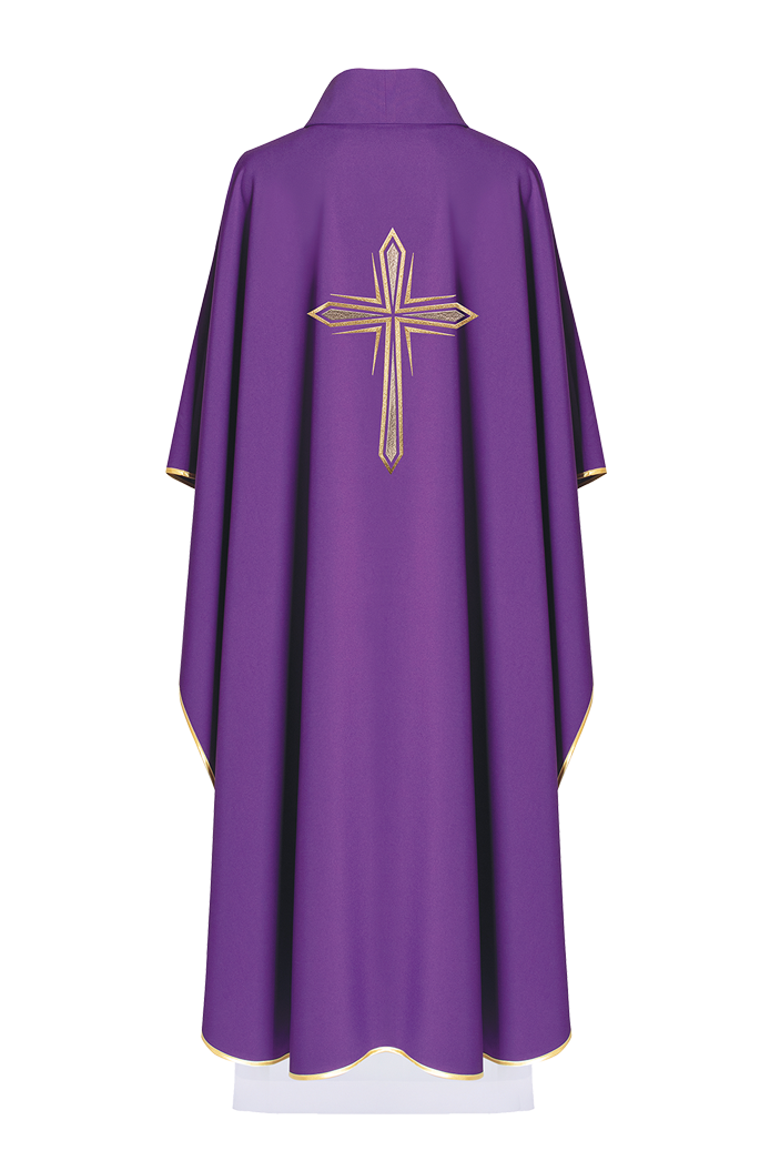 Chasuble violette avec broderie en croix