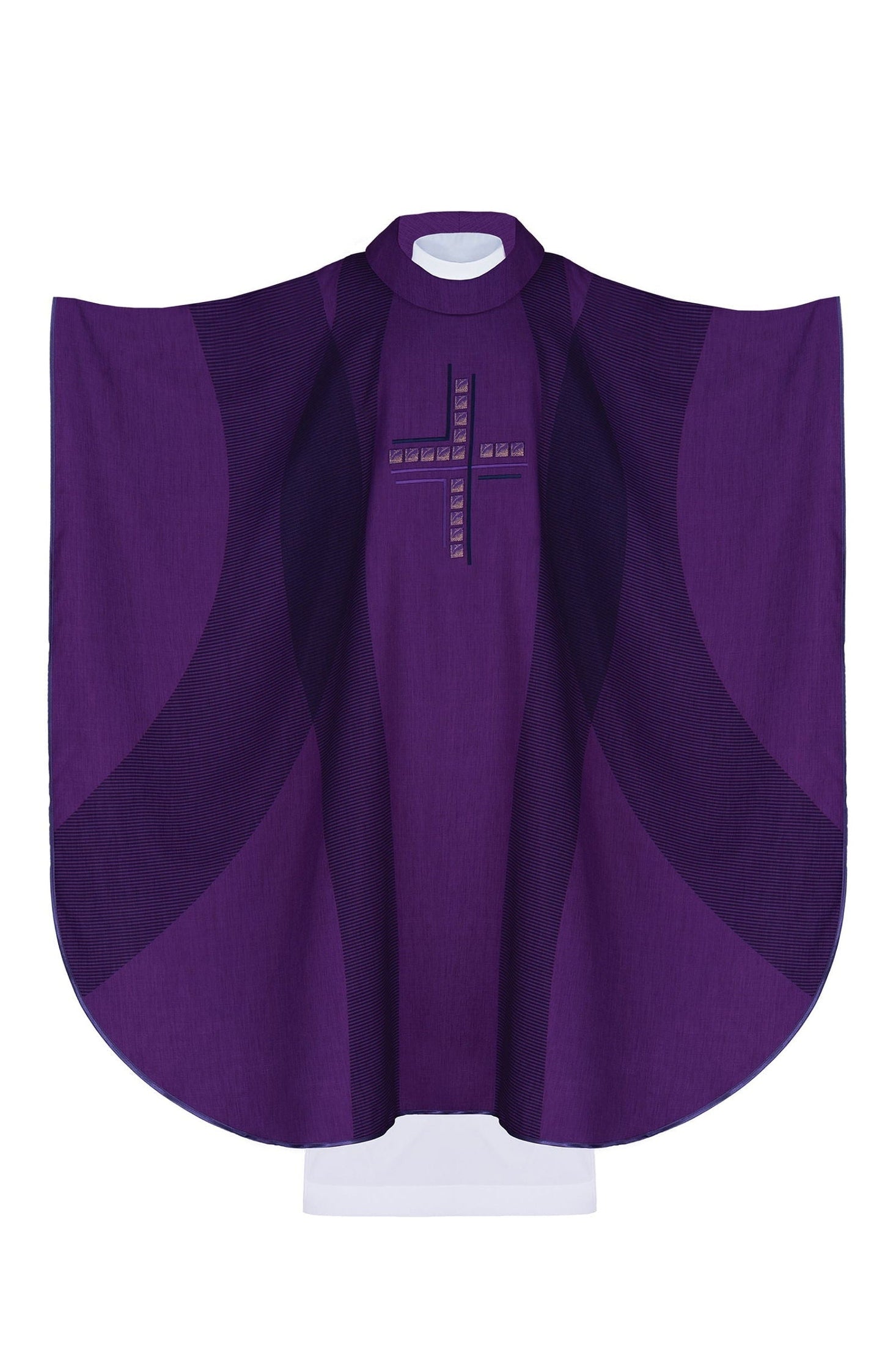 Chasuble violette avec croix