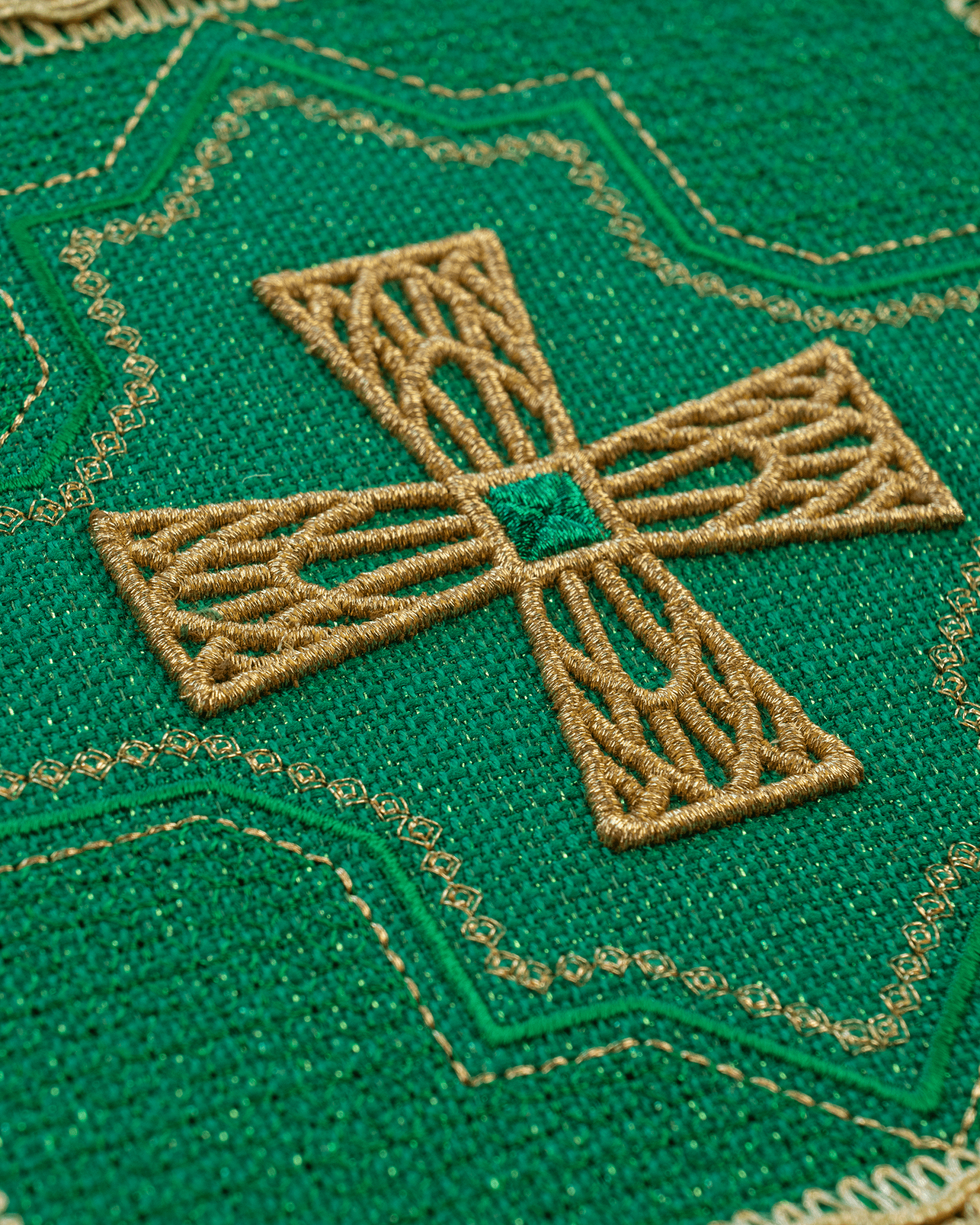Jeu de piquets en quatre couleurs liturgiques KPA4/184 18*18 - CHASUBLES.FR
