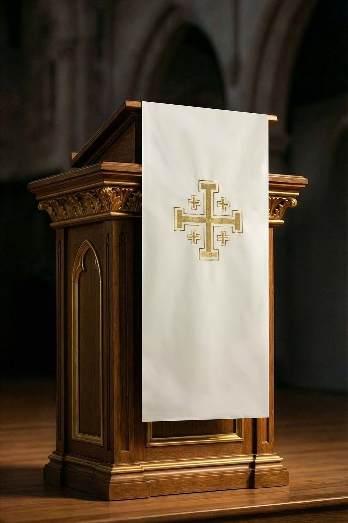 Voile de lutrin écru avec broderie de la croix de Jérusalem, vue de face