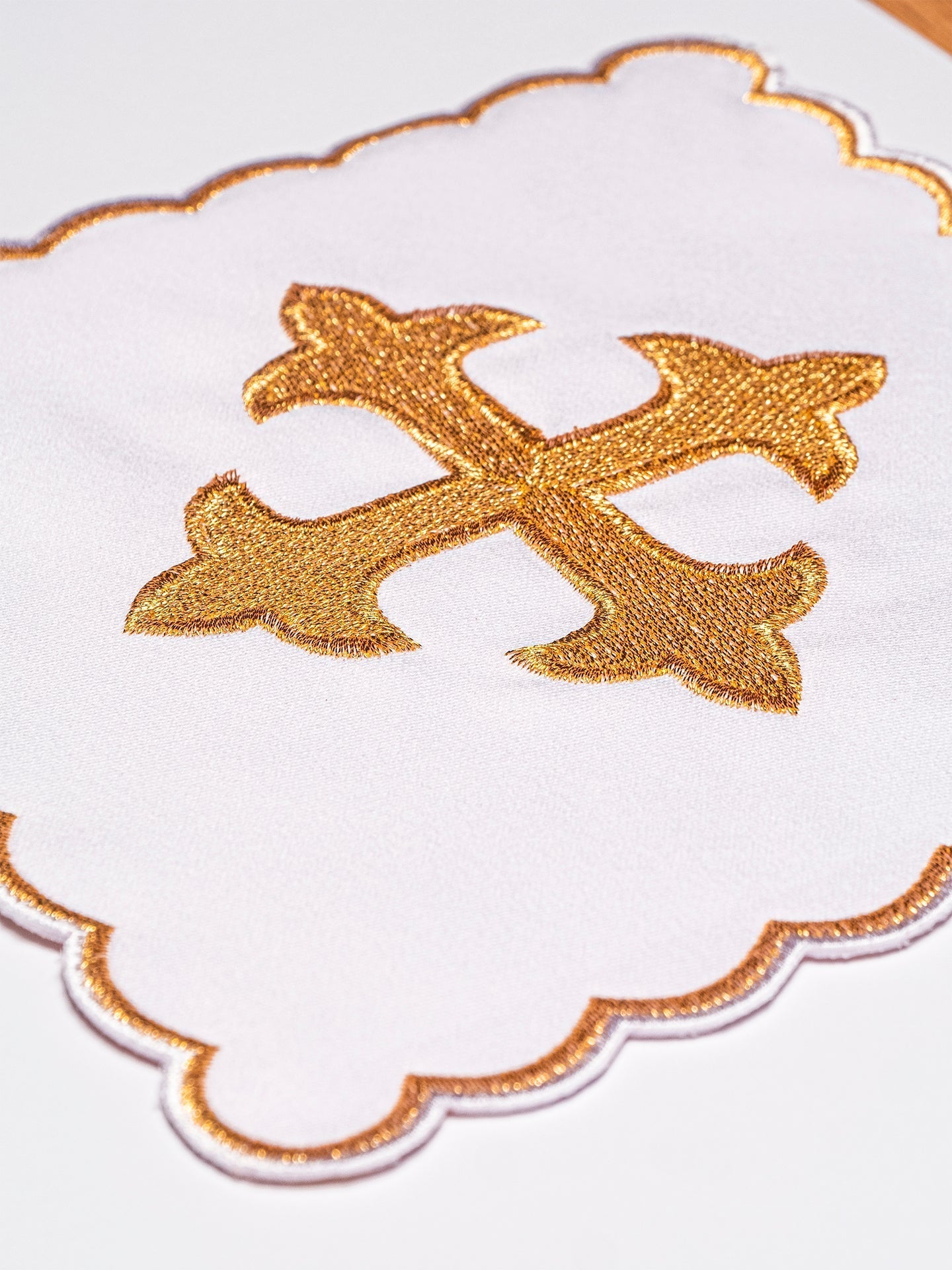 Linge d'autel avec le motif de la croix KK/007/C4 - CHASUBLES.FR