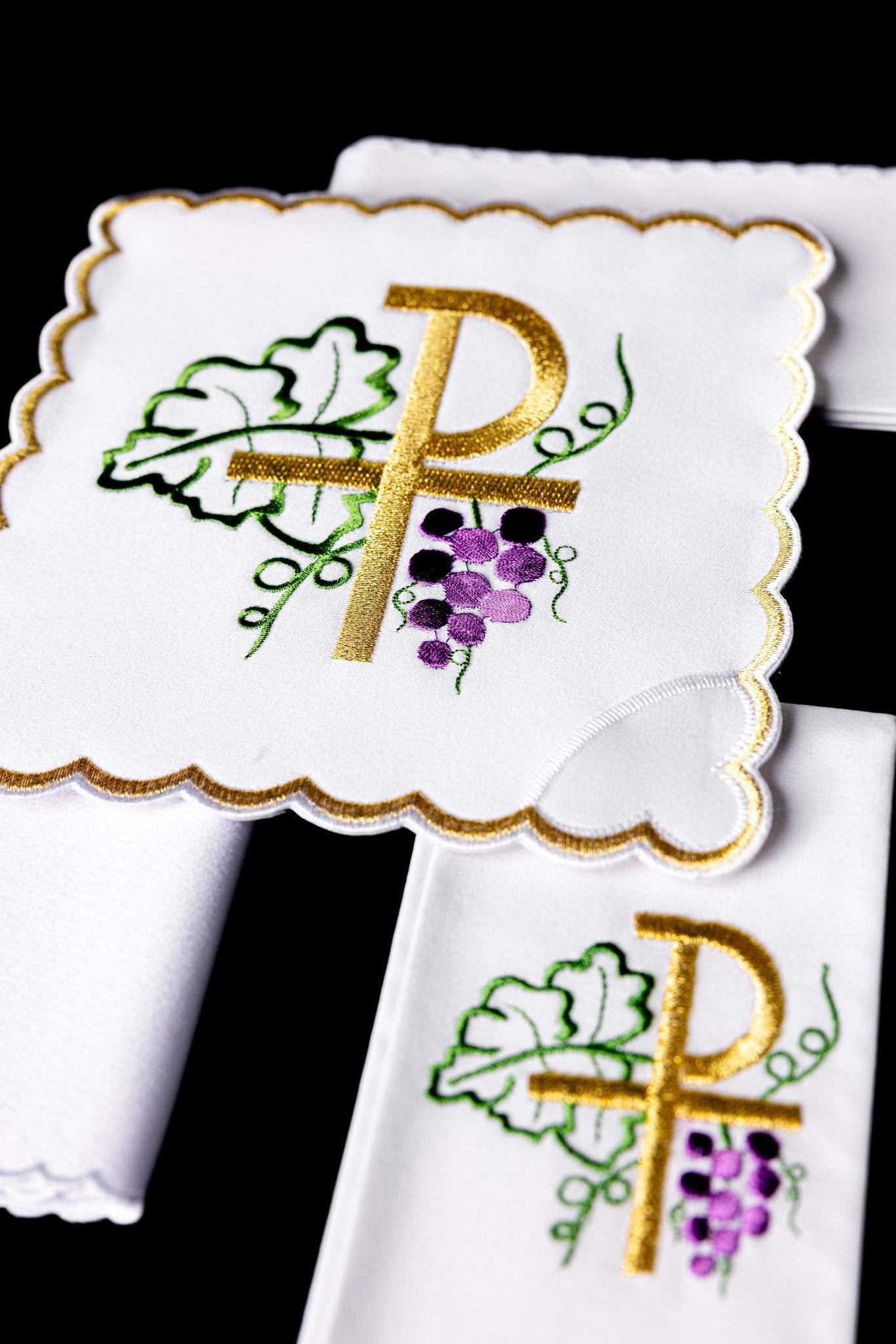 Linge d'autel avec une broderie de PAX et de raisins KK/002 - CHASUBLES.FR