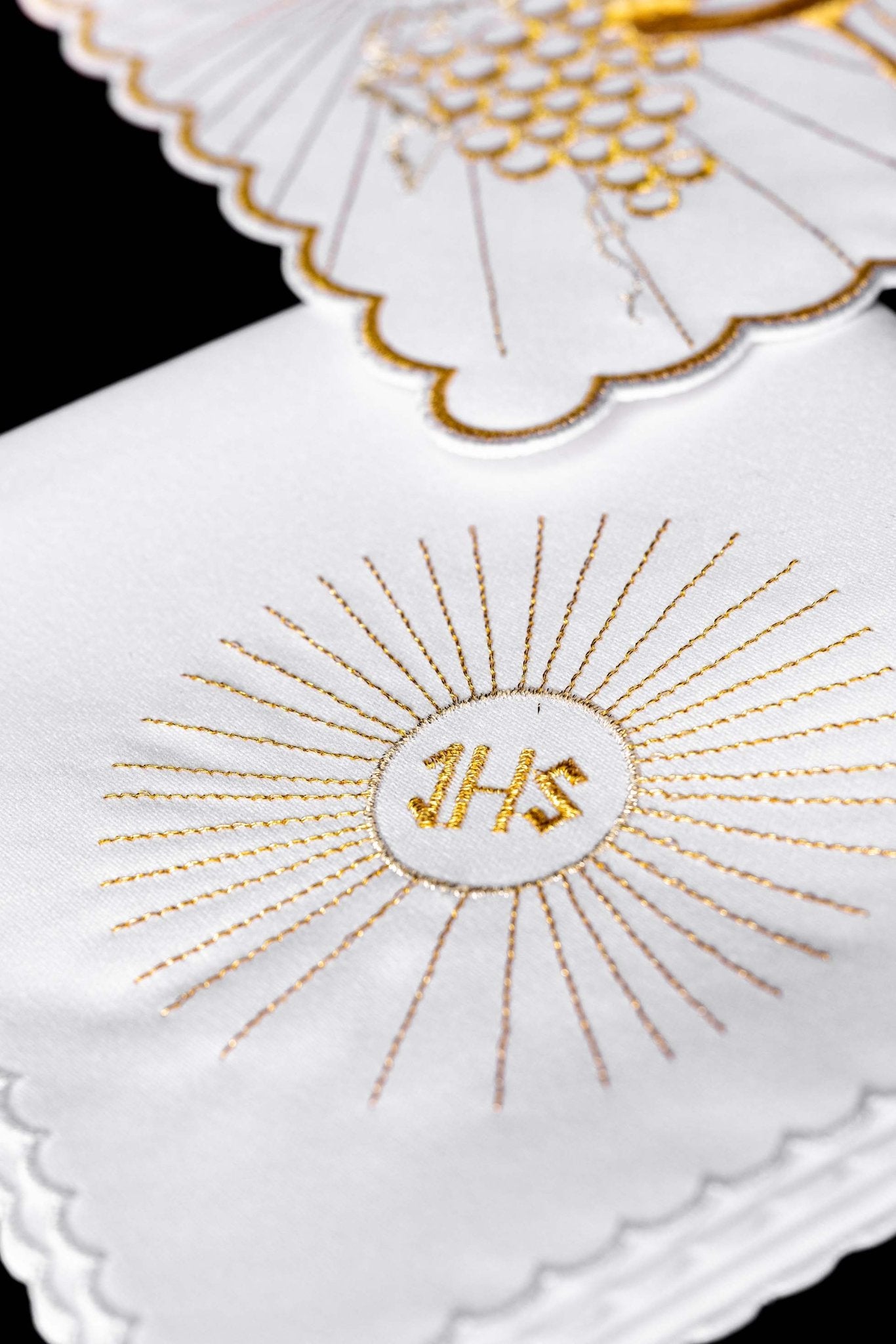 Linge d'autel avec une broderie dorée de calice et de croix KK/091 - CHASUBLES.FR