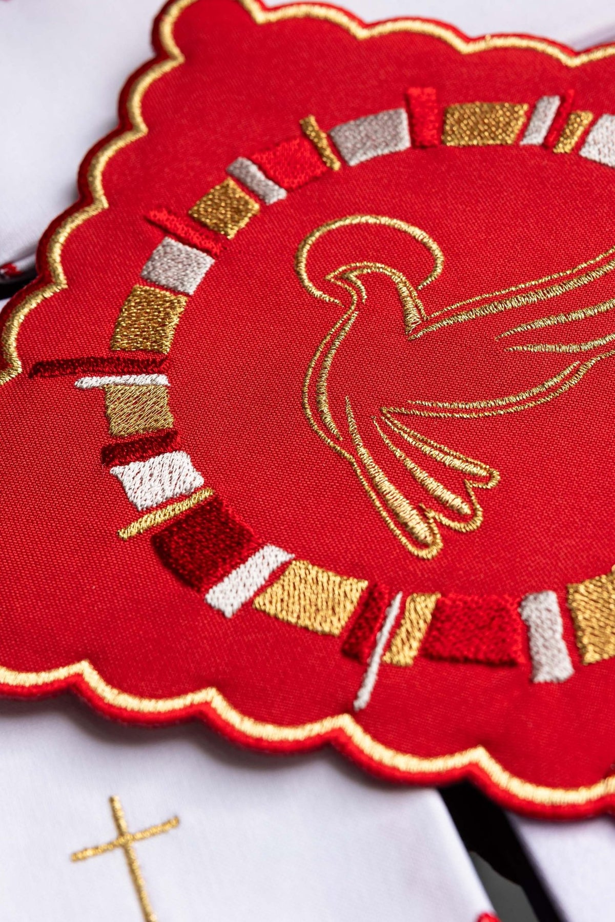 Linge d'autel avec une broderie du Saint-Esprit KK/141 - CHASUBLES.FR