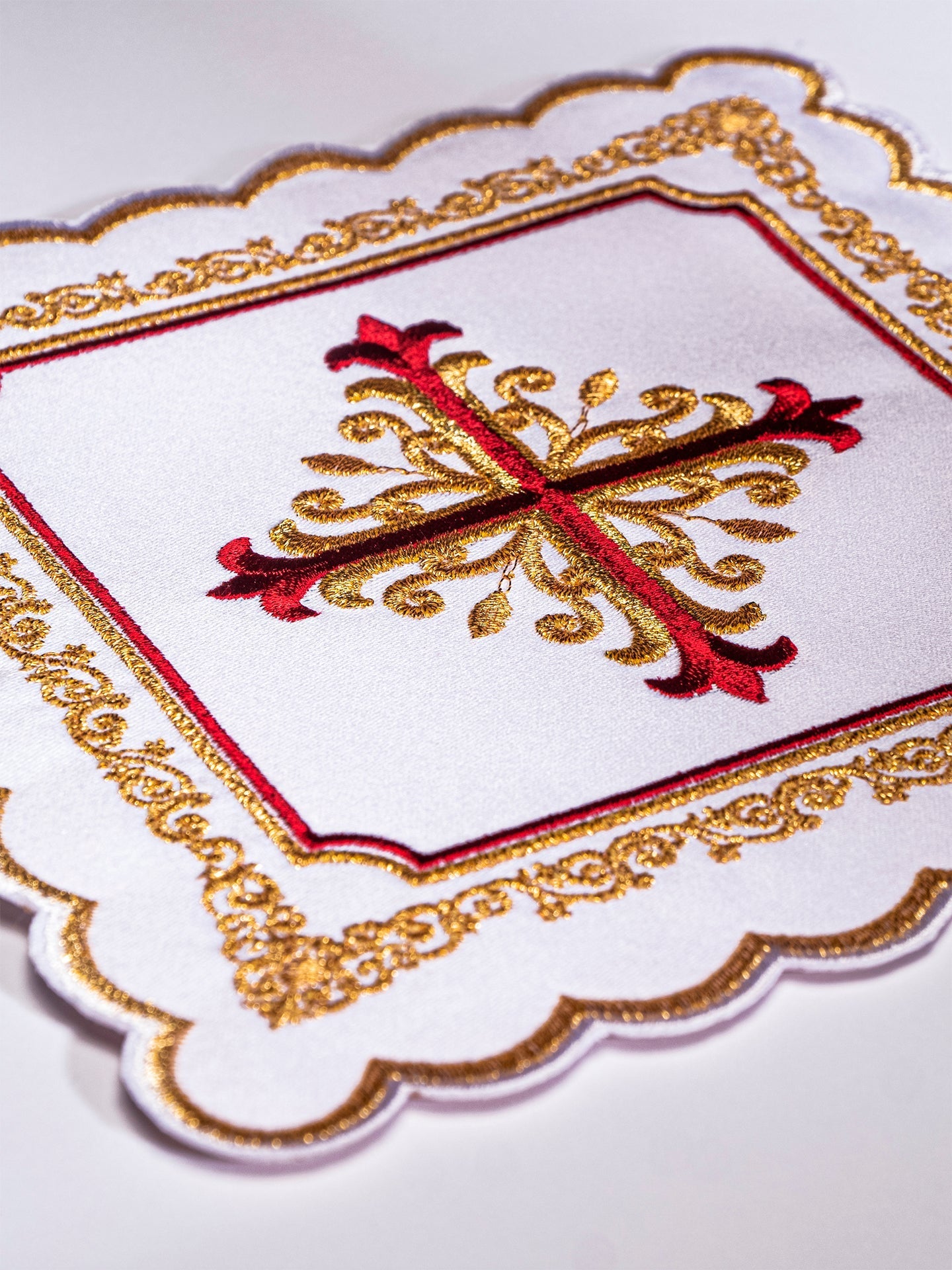 Linge d'autel brodé KK/150 - CHASUBLES.FR
