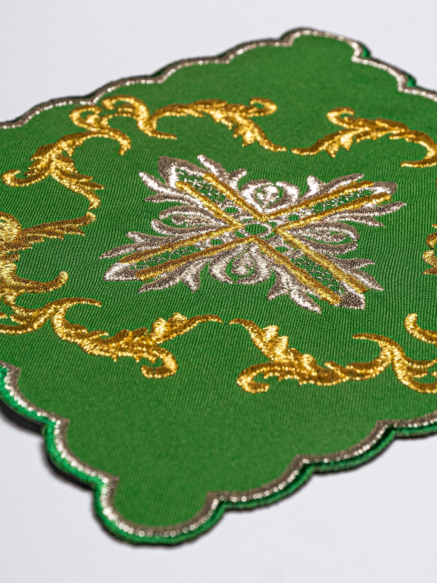 Linge d'autel brodé KK/151/01 - CHASUBLES.FR