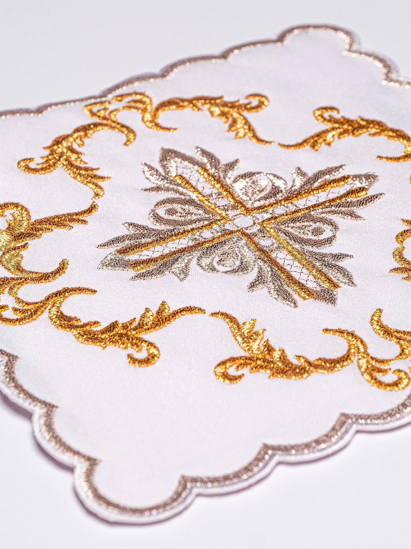 Linge d'autel brodé KK/151/04 - CHASUBLES.FR