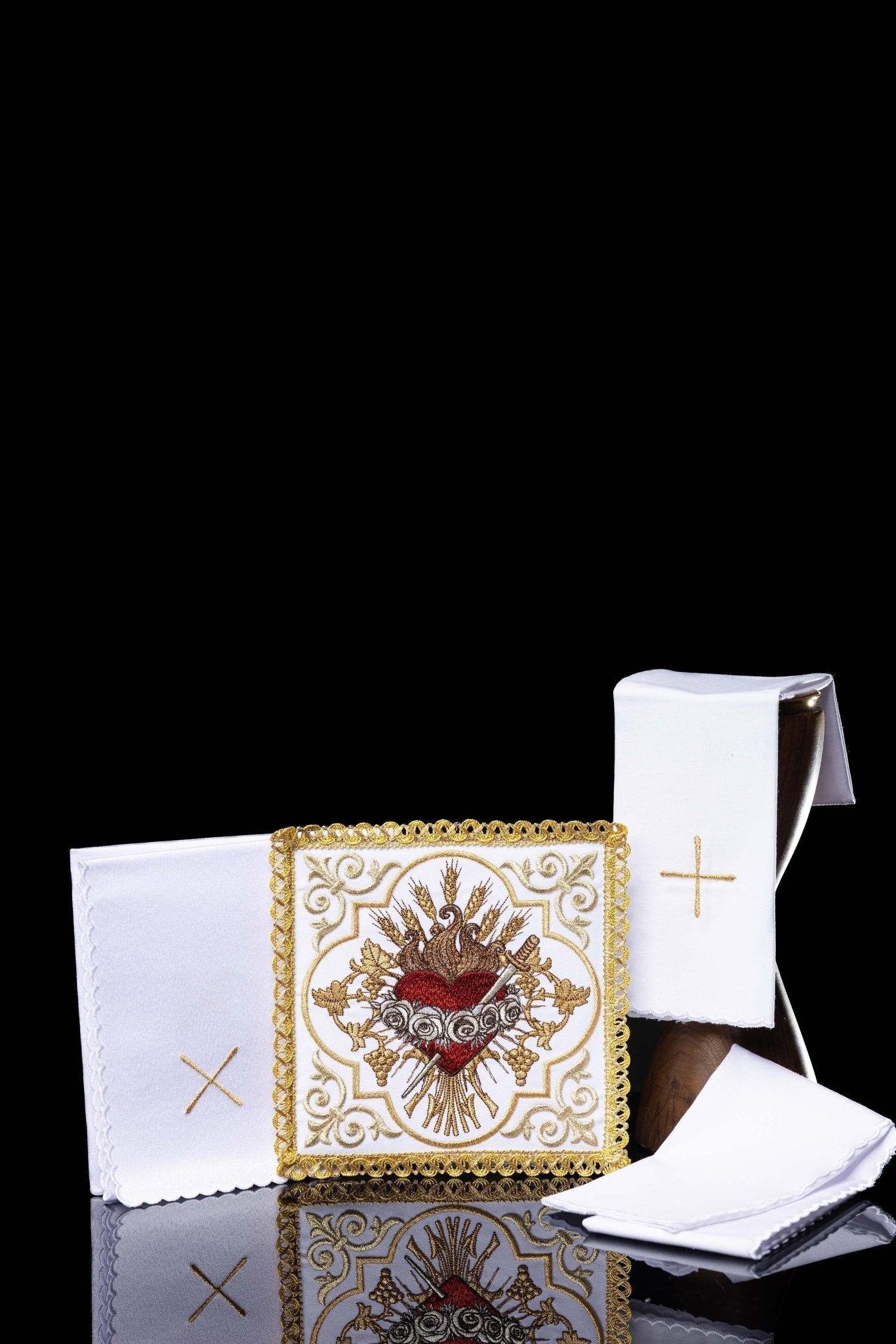 Linge d’autel brodé avec le Cœur de Marie KK/5009 - CHASUBLES.FR