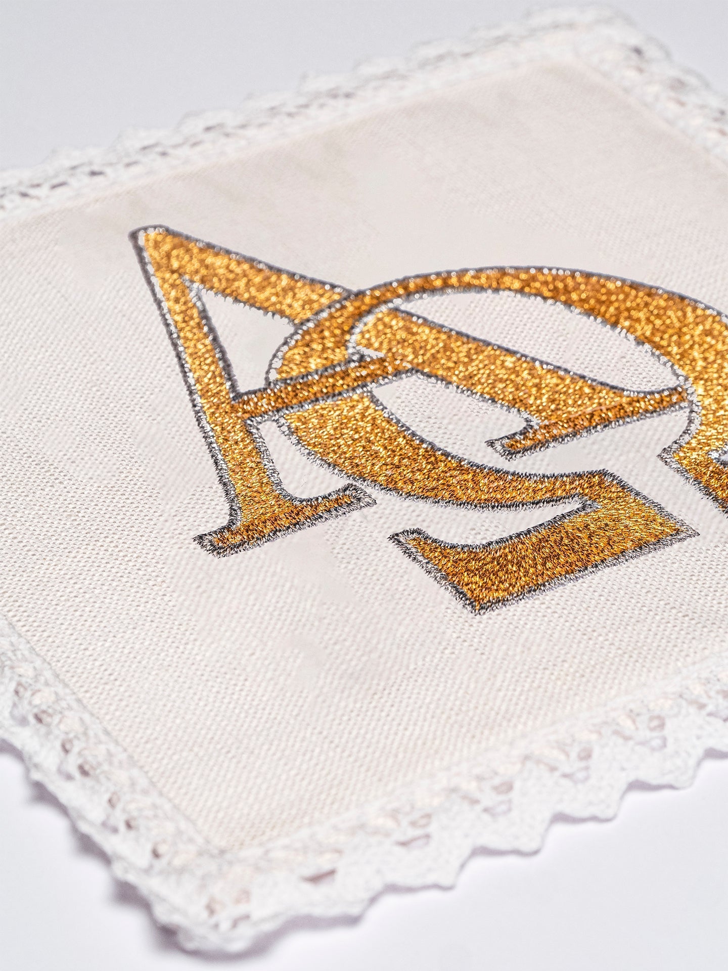 Linge d'autel brodé avec le motif ALPHA OMEGA KKL/177 - CHASUBLES.FR
