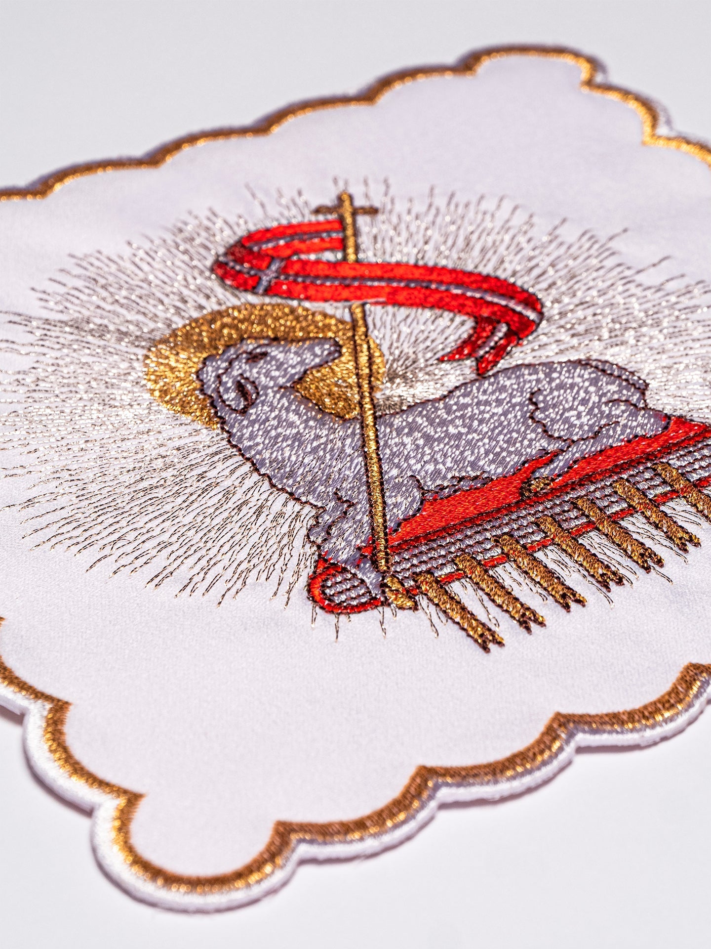Linge d'autel brodé avec le motif de l'Agneau de Dieu KK/100 - CHASUBLES.FR