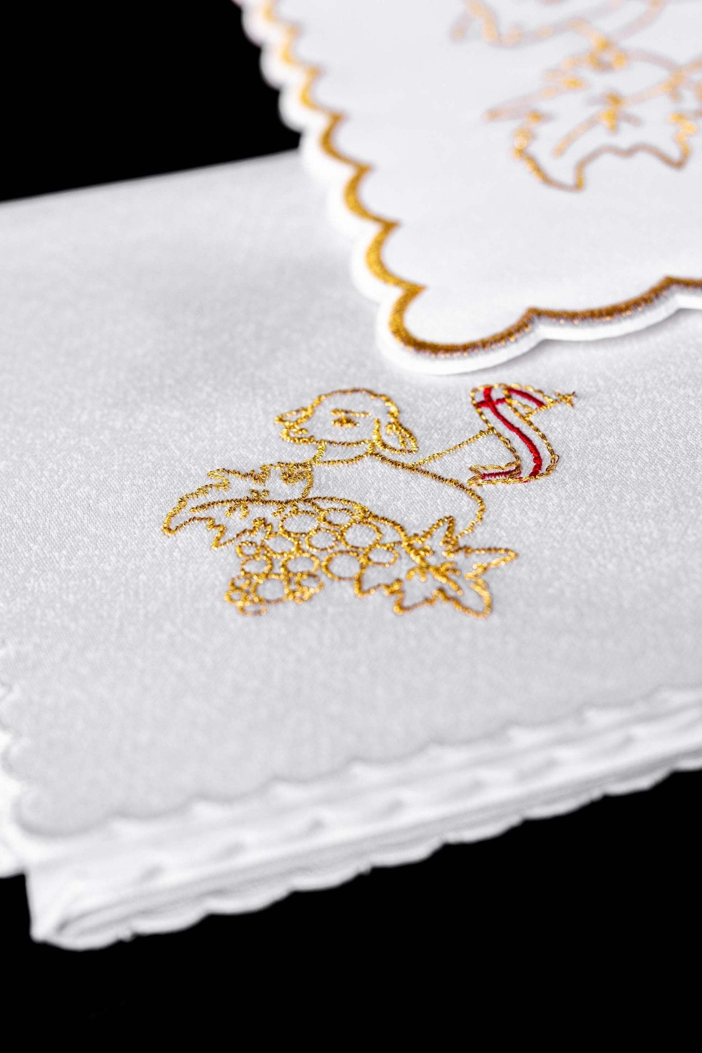 Linge d'autel brodé avec le motif de l'Agneau de Dieu KK/127 - CHASUBLES.FR