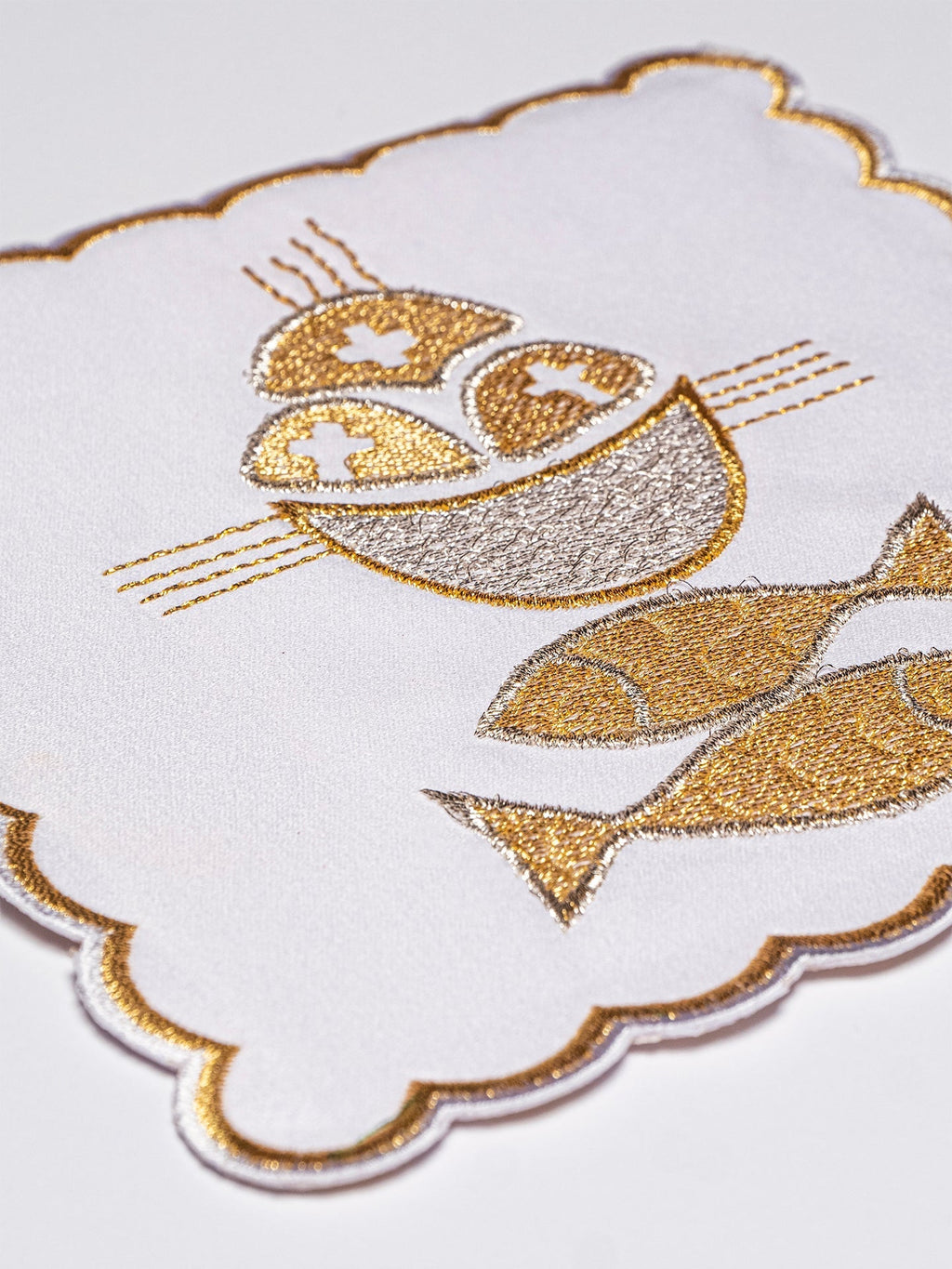 Linge d'autel brodé avec le motif des poissons KK/018 - CHASUBLES.FR