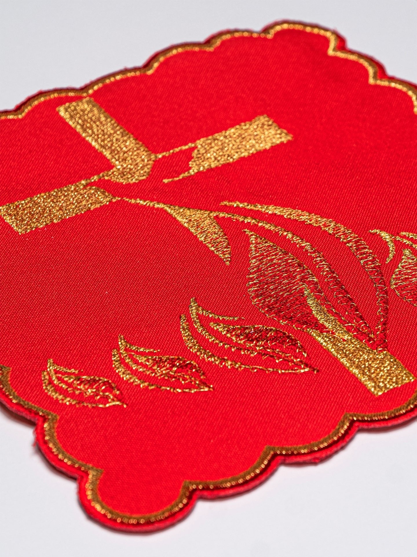 Linge d'autel brodé avec le motif du Saint - Esprit KK/142 - CHASUBLES.FR