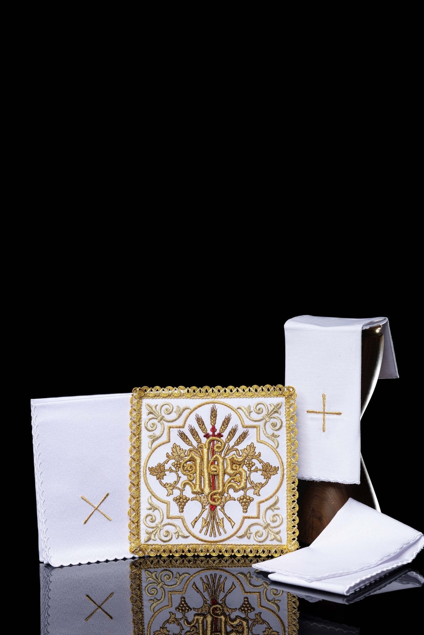 Linge d’autel brodé avec le symbole IHS KK/5014 - CHASUBLES.FR