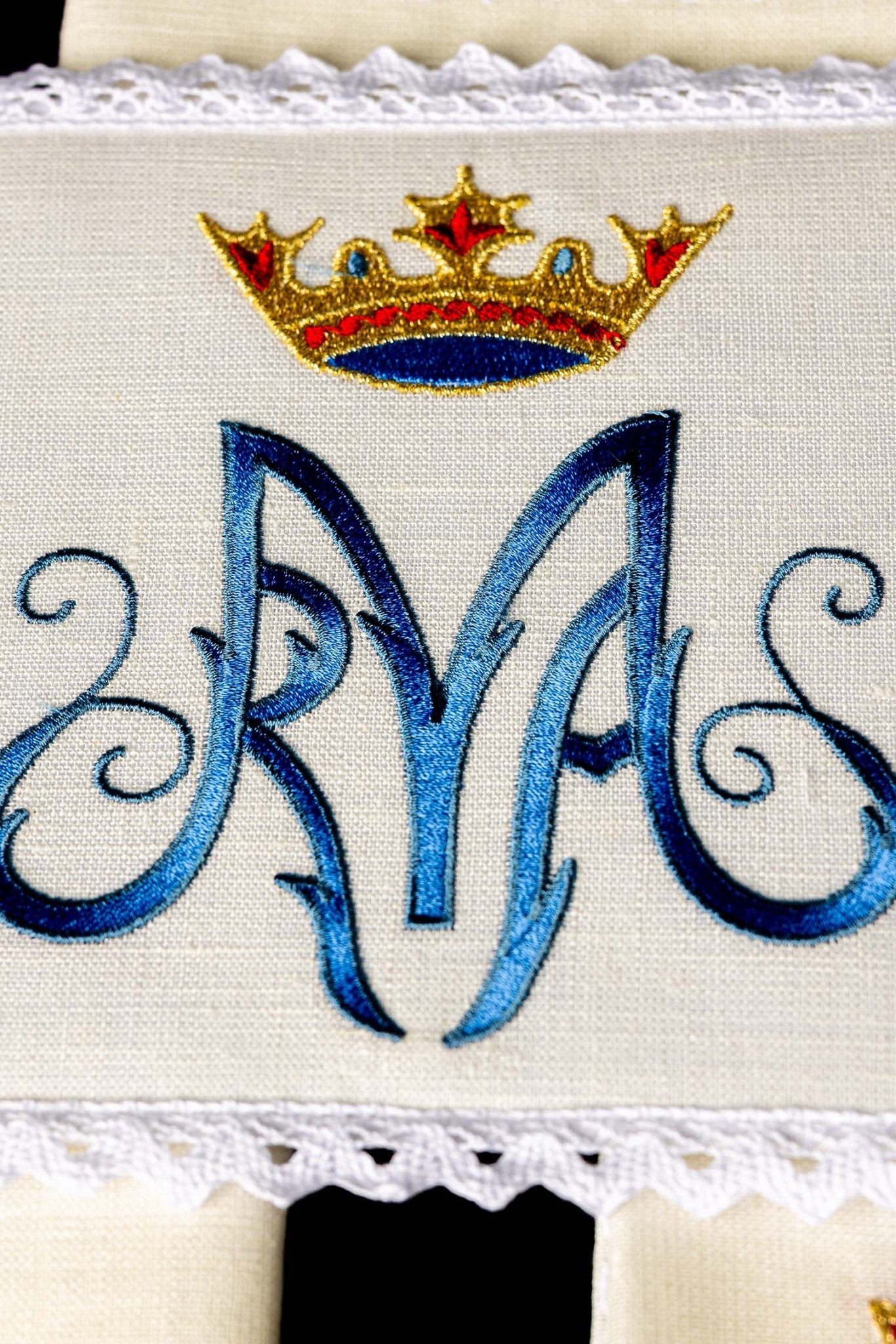 Linge d'autel brodé avec le symbole marial KKL/003/C1 - CHASUBLES.FR