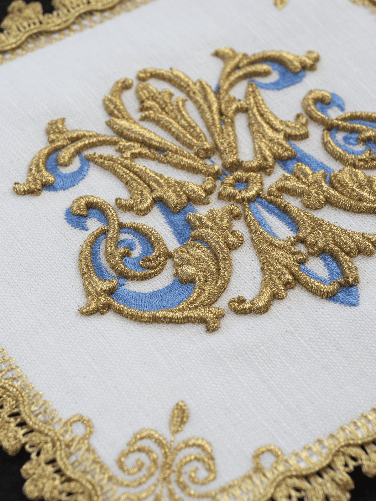Linge d'autel brodé avec le symbole marial HA/5014 - CHASUBLES.FR