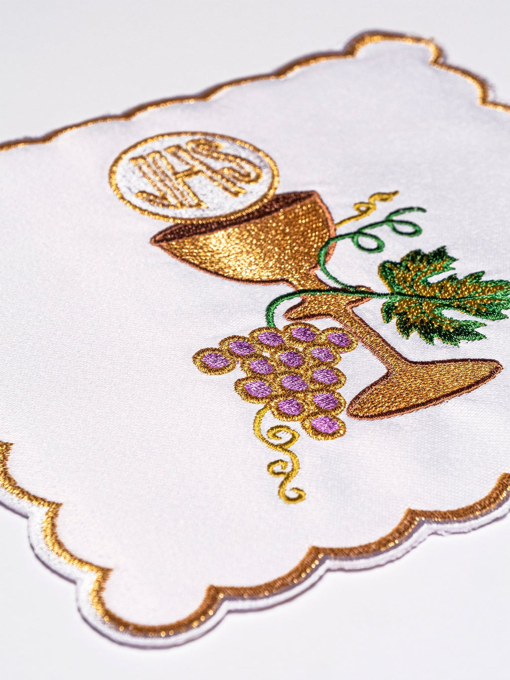 Linge d'autel brodé avec un motif de calice KK/058 - CHASUBLES.FR