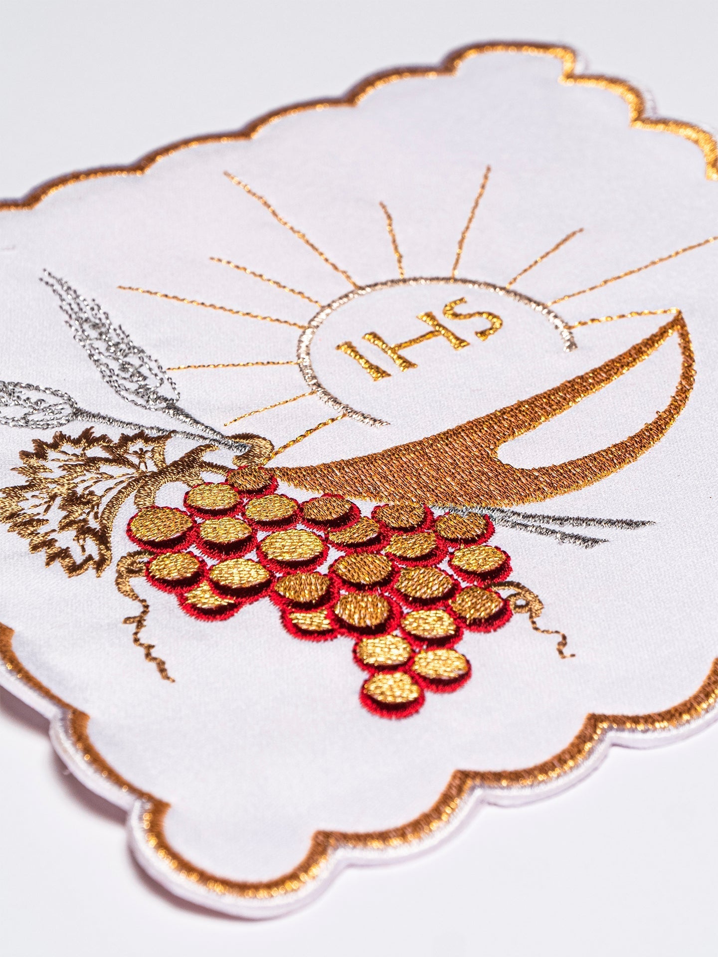 Linge d'autel brodé avec un motif de calice eucharistique KK/046 - CHASUBLES.FR