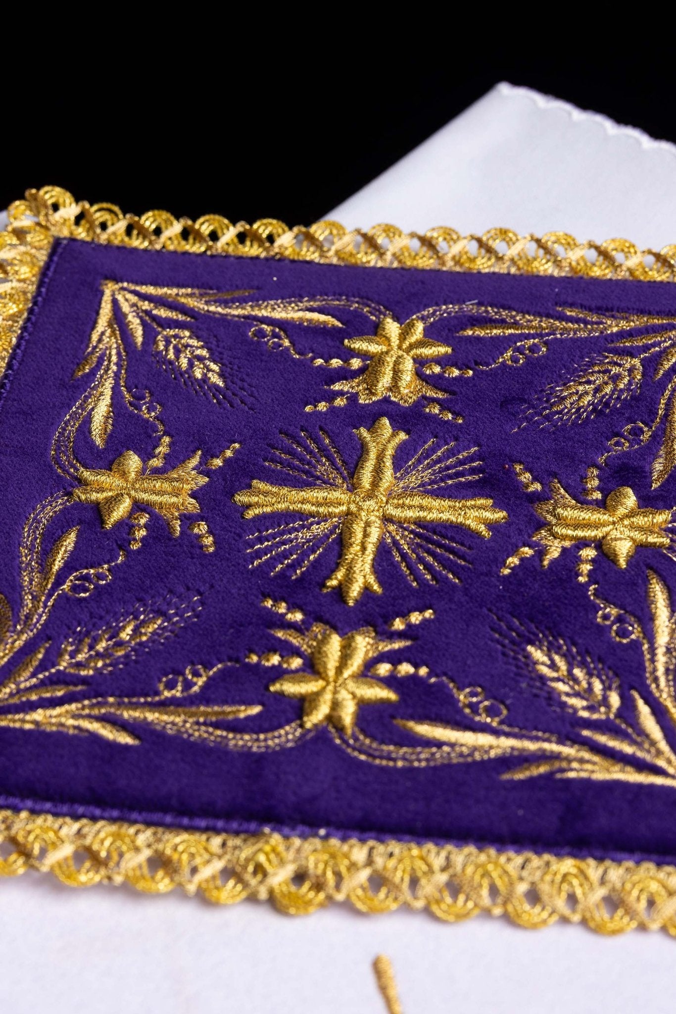 Linge d'autel brodé en lin KK/5001/C4 - CHASUBLES.FR