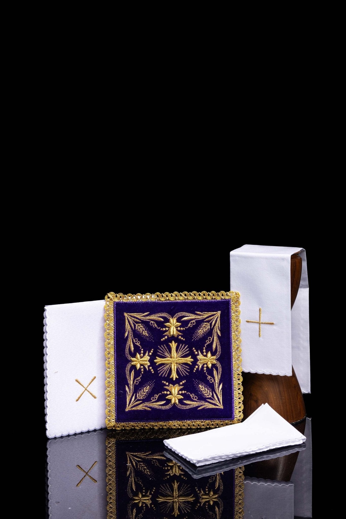 Linge d'autel brodé en lin KK/5001/C4 - CHASUBLES.FR