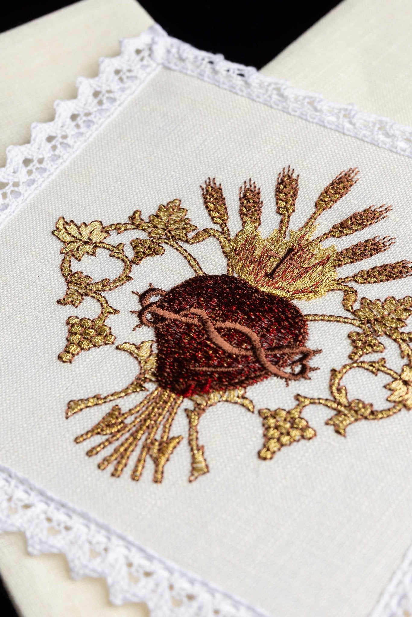 Linge d'autel brodée en lin KKL/167 - CHASUBLES.FR
