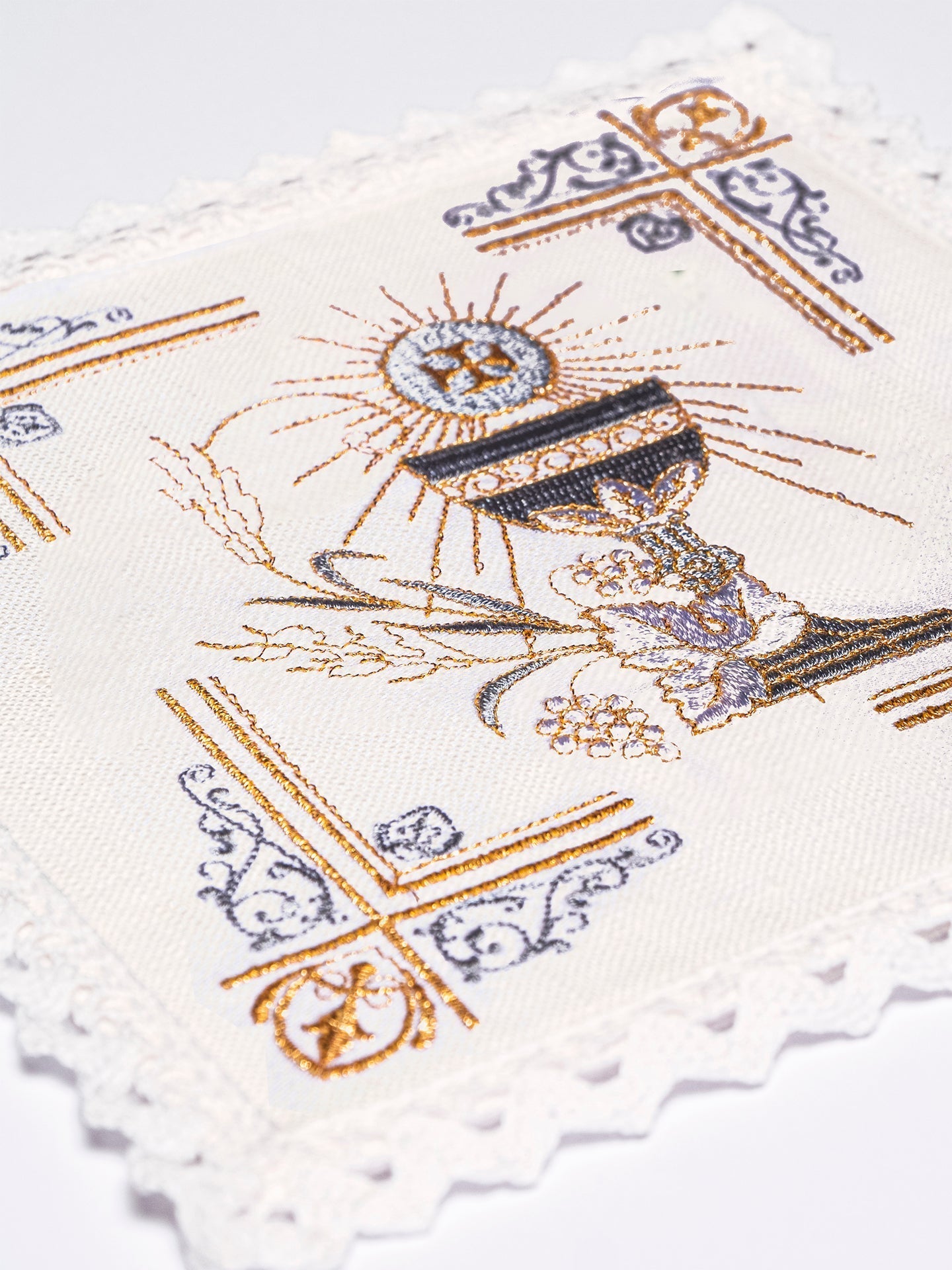 Linge d'autel brodée en lin KKL/163 - CHASUBLES.FR