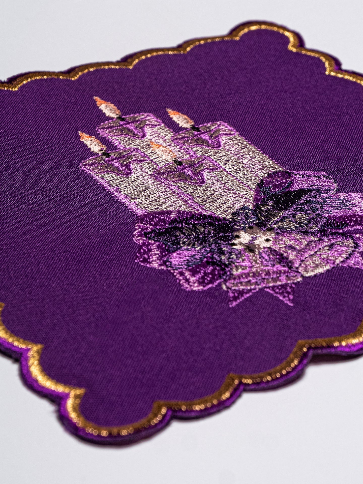 Linge d'autel de l'Avent brodé en lin KK/169 - CHASUBLES.FR