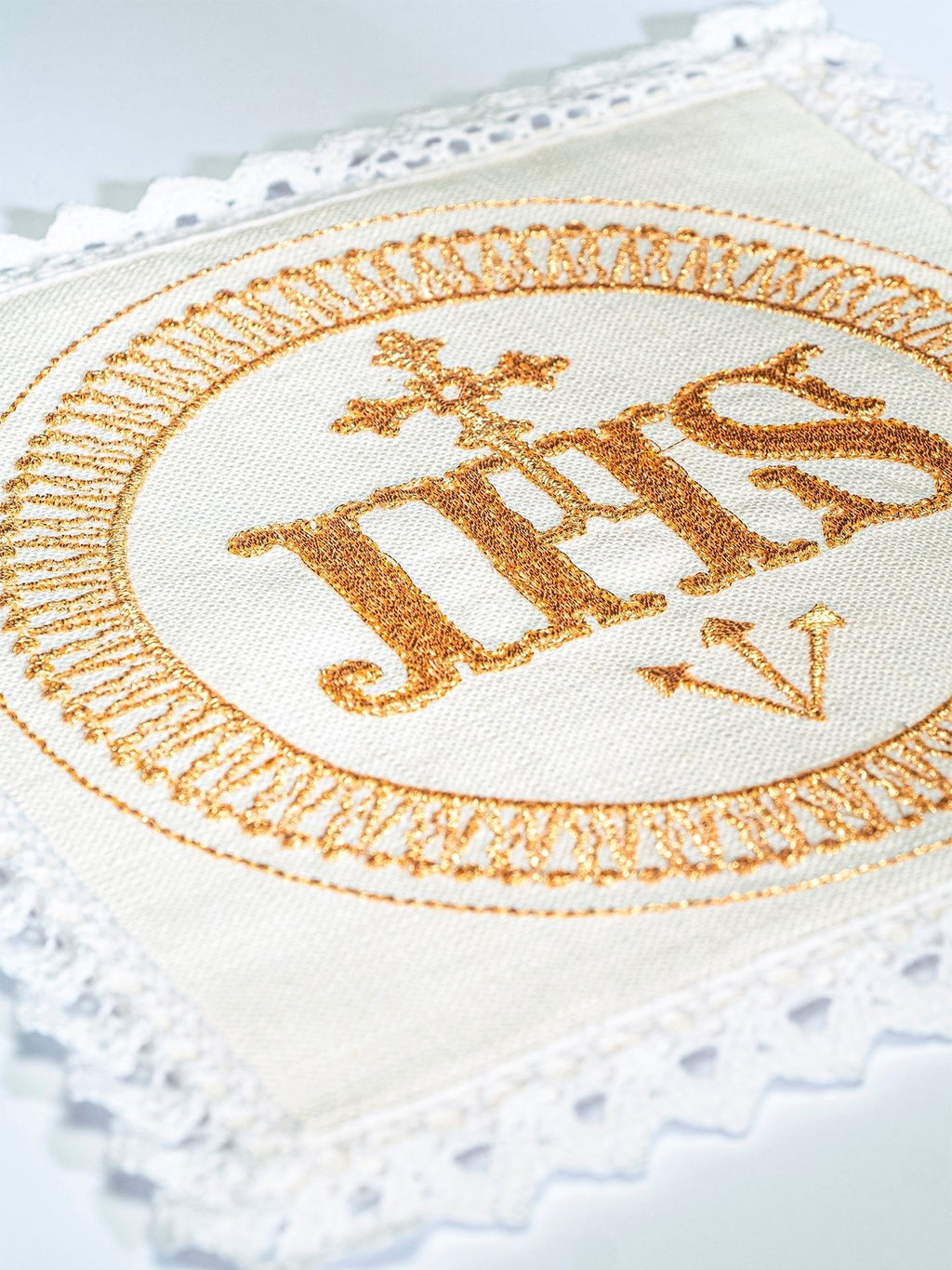 Linge d'autel en lin avec broderie IHS KKL/082 - CHASUBLES.FR