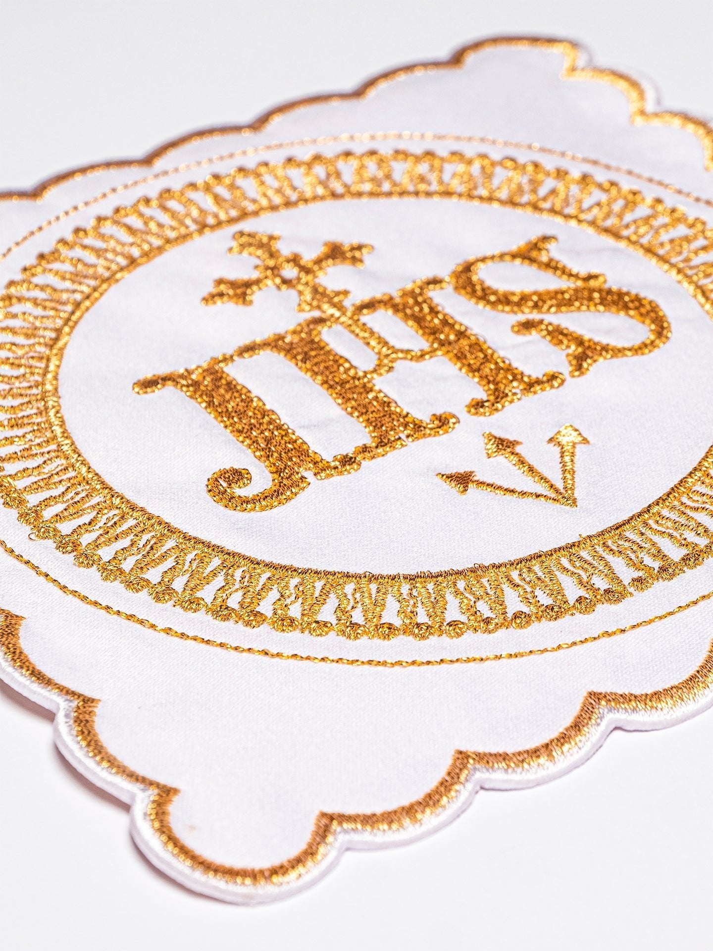 Linge d'autel en lin brodé avec le motif IHS KK/082 - CHASUBLES.FR