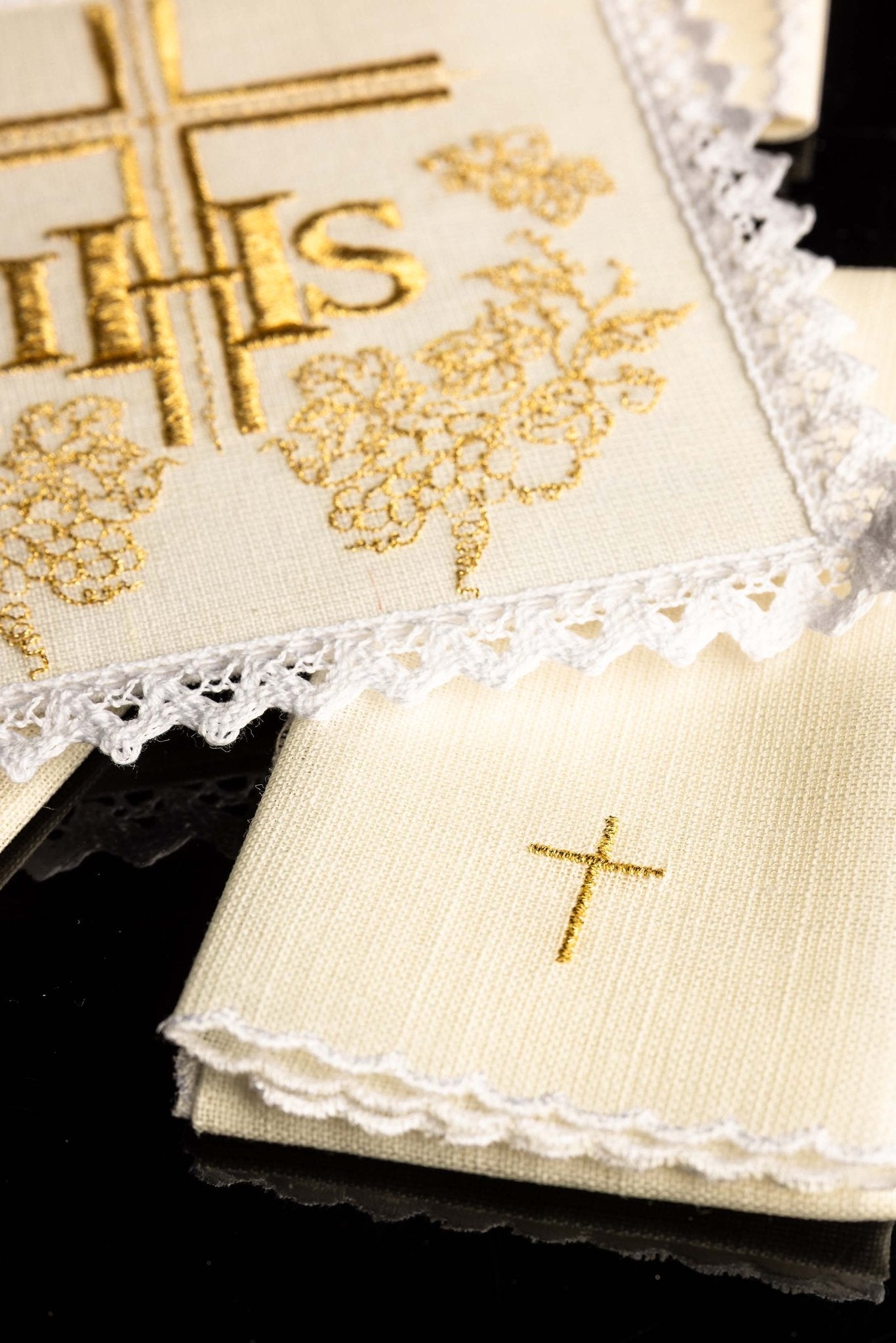 Linge d'autel en lin brodé IHS KKL/156 - CHASUBLES.FR