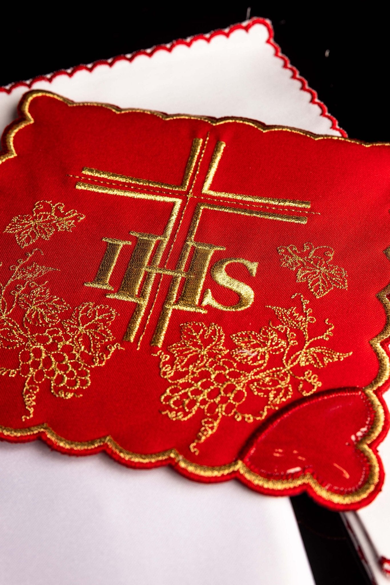 Linge d'autel rouge KK/156/02 - CHASUBLES.FR
