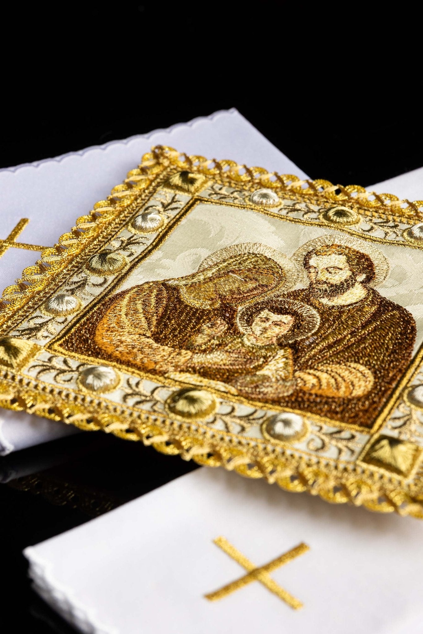 Linge de calice de Noël avec l’image de la Sainte Famille S-5575 - CHASUBLES.FR